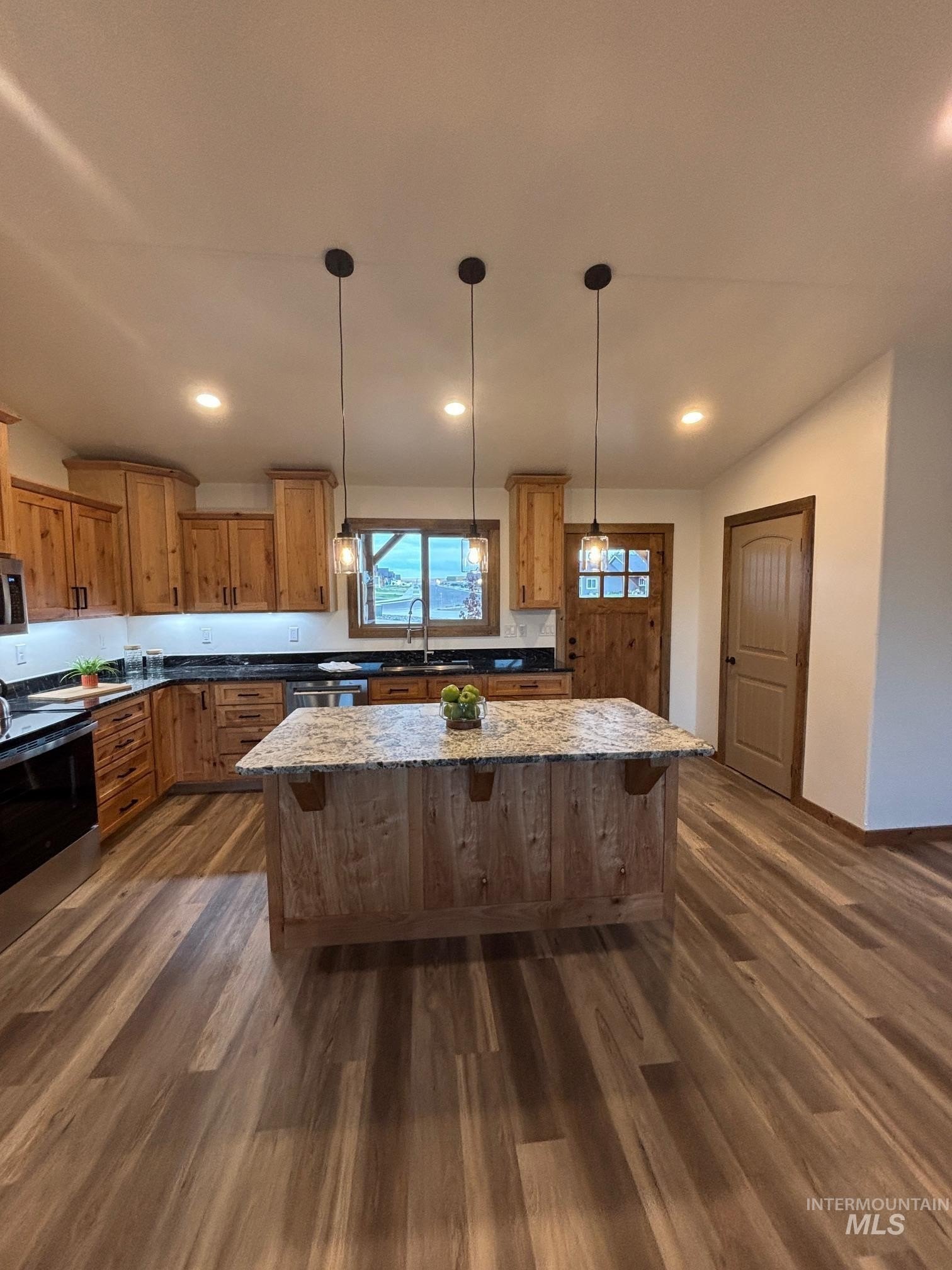 Lewiston, Idaho, 83501, United States, 3 Bedrooms Bedrooms, ,3 BathroomsBathrooms,Residential,For Sale,1976942