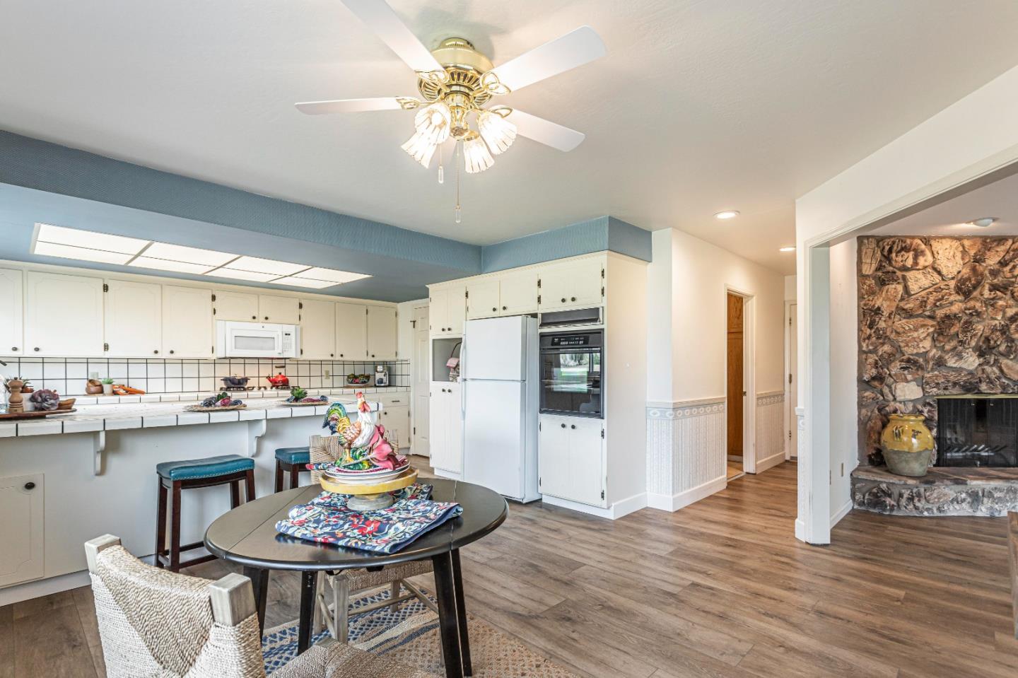 Hollister, California, 95023, United States, 4 Bedrooms Bedrooms, ,3 BathroomsBathrooms,Residential,For Sale,1750657