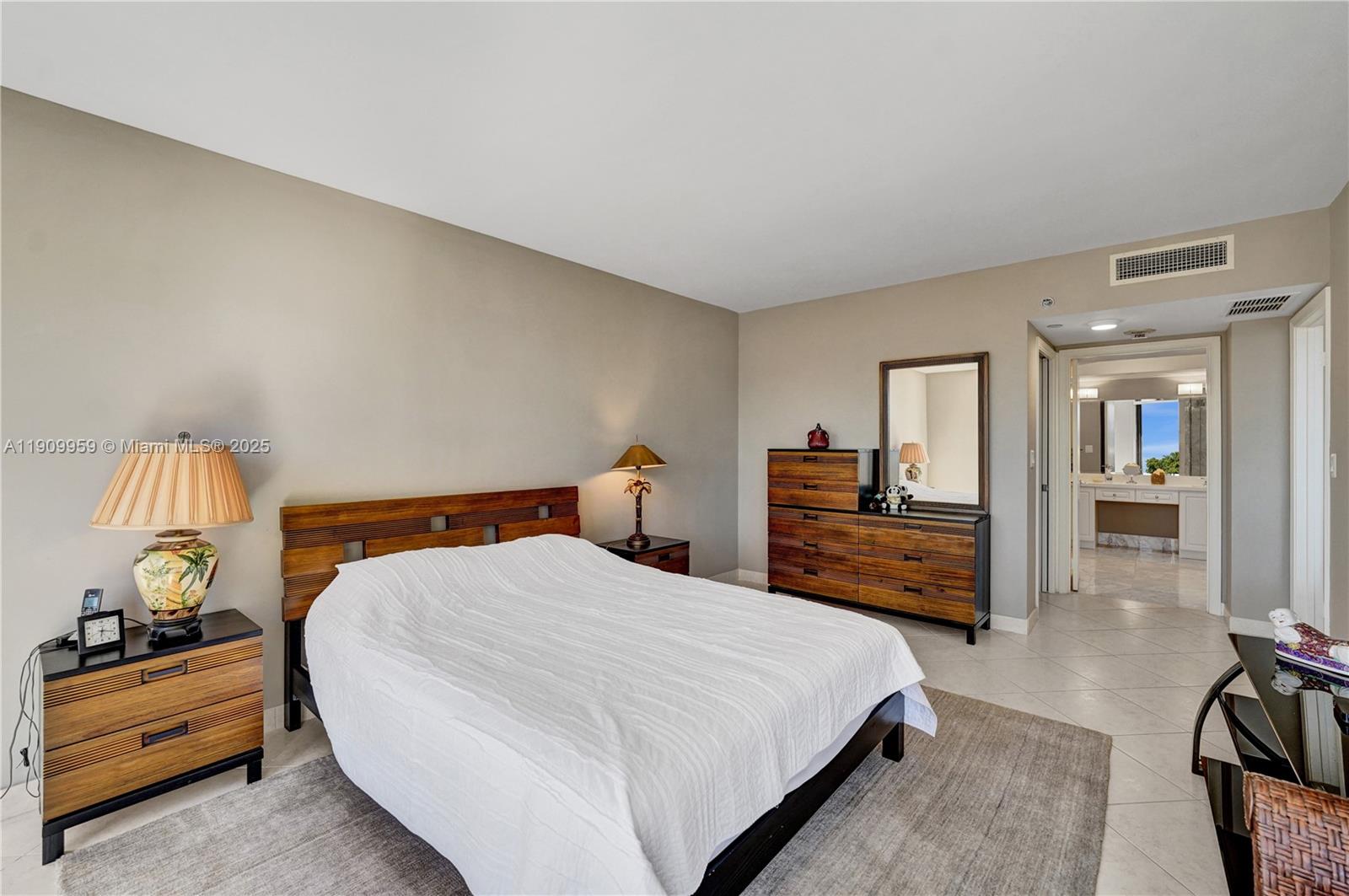 Aventura, Florida, 33180, United States, 2 Bedrooms Bedrooms, ,2 BathroomsBathrooms,Residential,For Sale,1988948