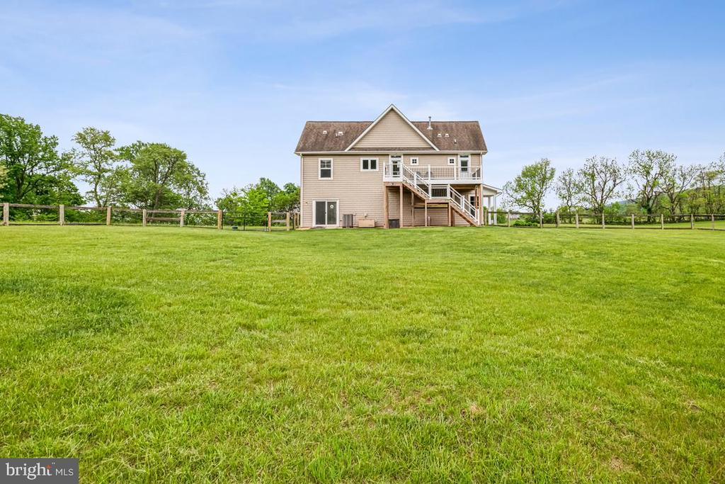 Hillsboro, Virginia, 20132, United States, 2 Bedrooms Bedrooms, ,2 BathroomsBathrooms,Residential,For Sale,1798286