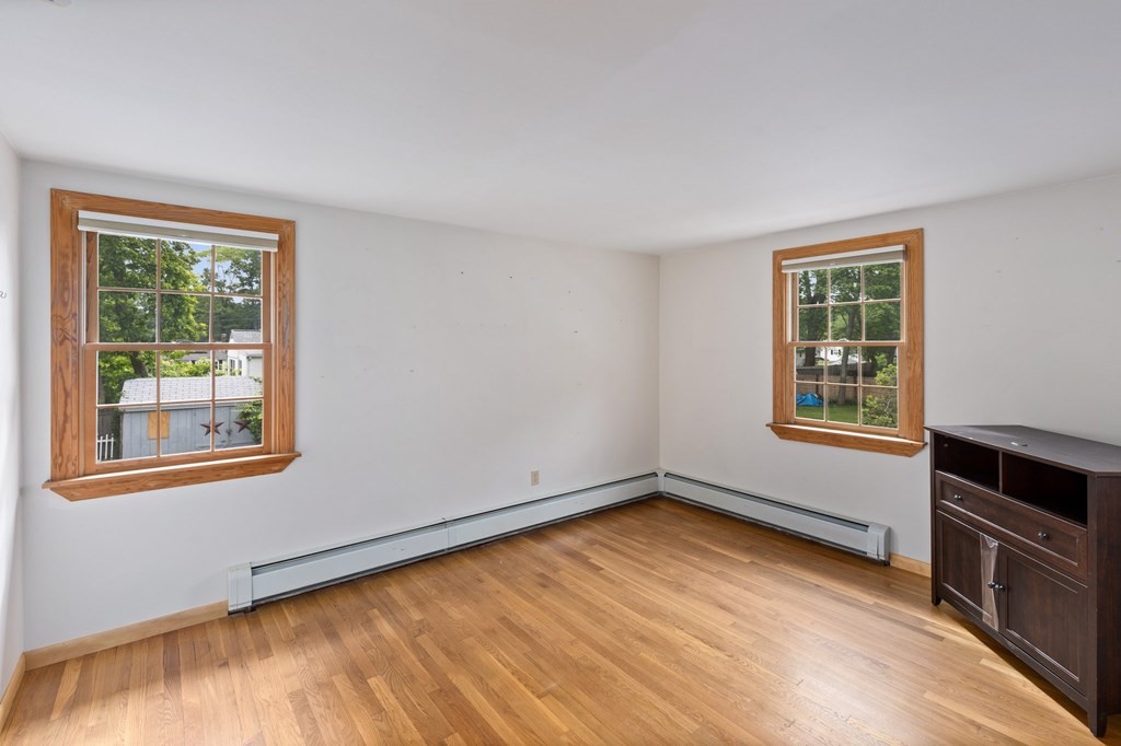 Brockton, Massachusetts, 02301, United States, 3 Bedrooms Bedrooms, ,2 BathroomsBathrooms,Residential,For Sale,1920767