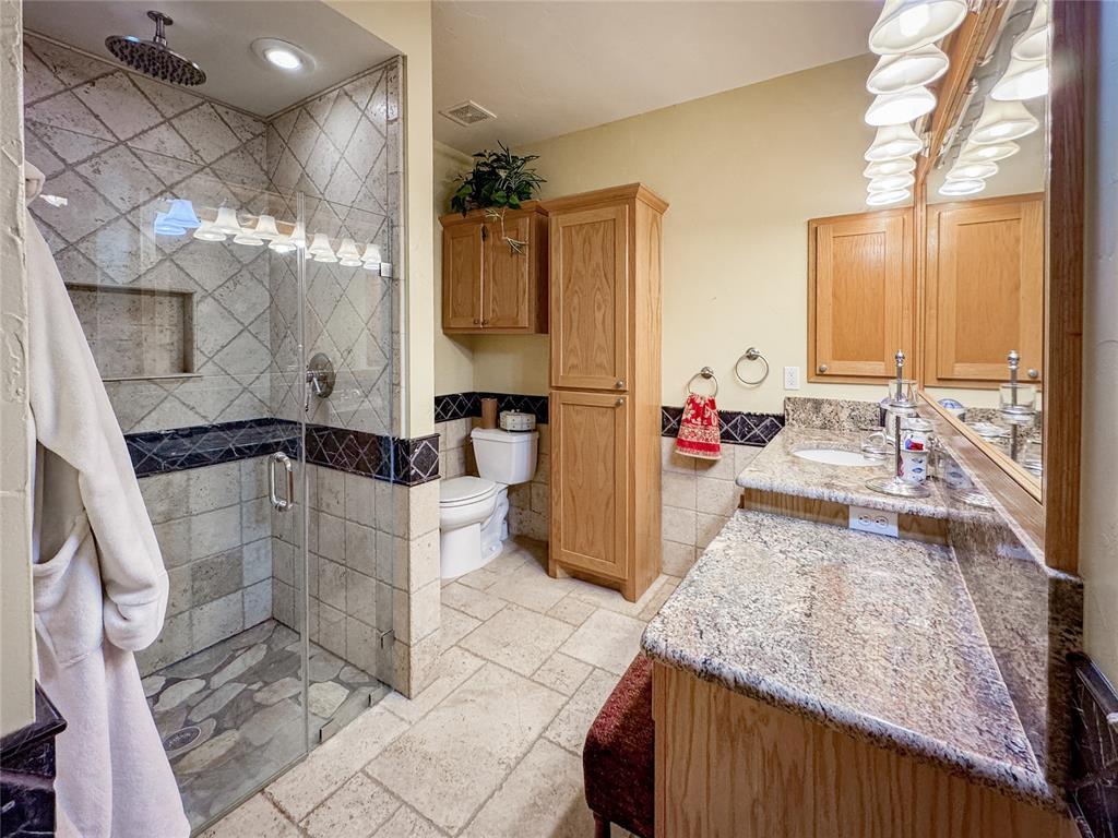 Fort Gibson, Oklahoma, 74434, United States, 2 Bedrooms Bedrooms, ,3 BathroomsBathrooms,Residential,For Sale,1982810