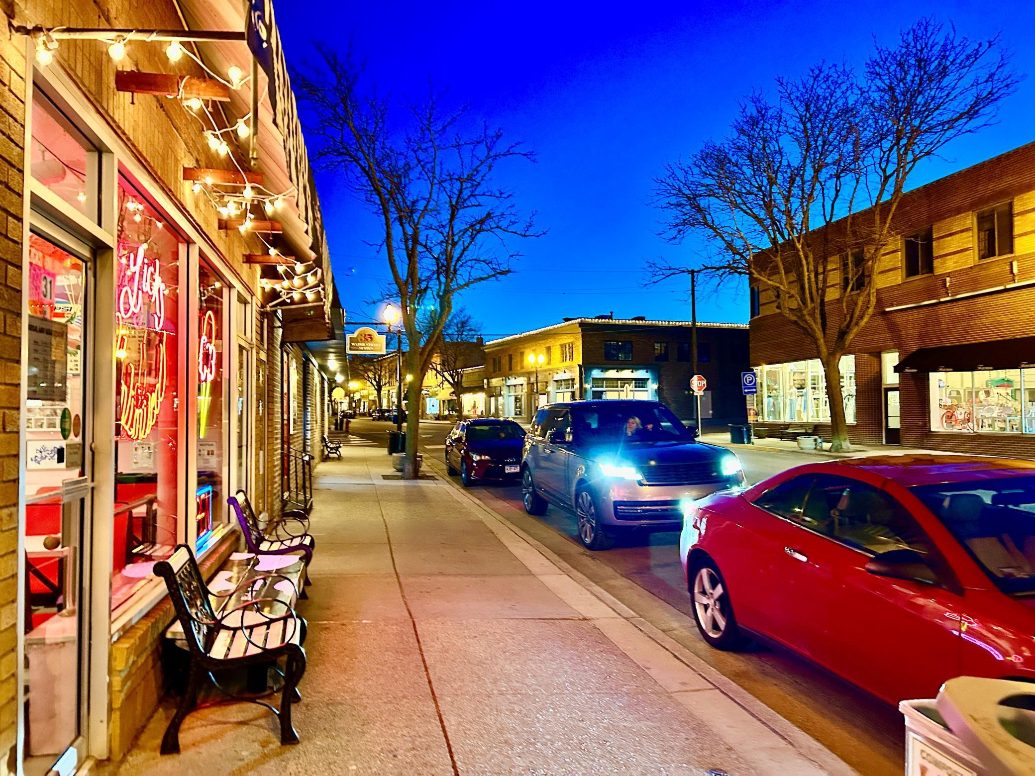 Deephaven, Minnesota, 55331, United States, 5 Bedrooms Bedrooms, ,5 BathroomsBathrooms,Residential,For Sale,1998829