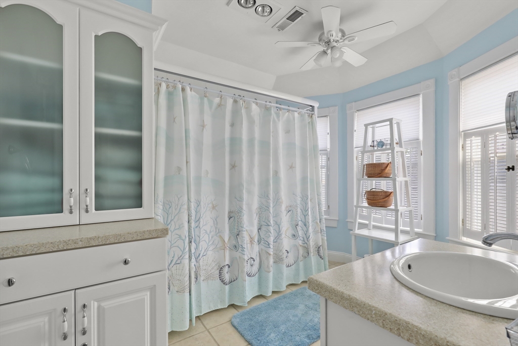 Wareham, Massachusetts, 02558, United States, 3 Bedrooms Bedrooms, ,2 BathroomsBathrooms,Residential,For Sale,1926359