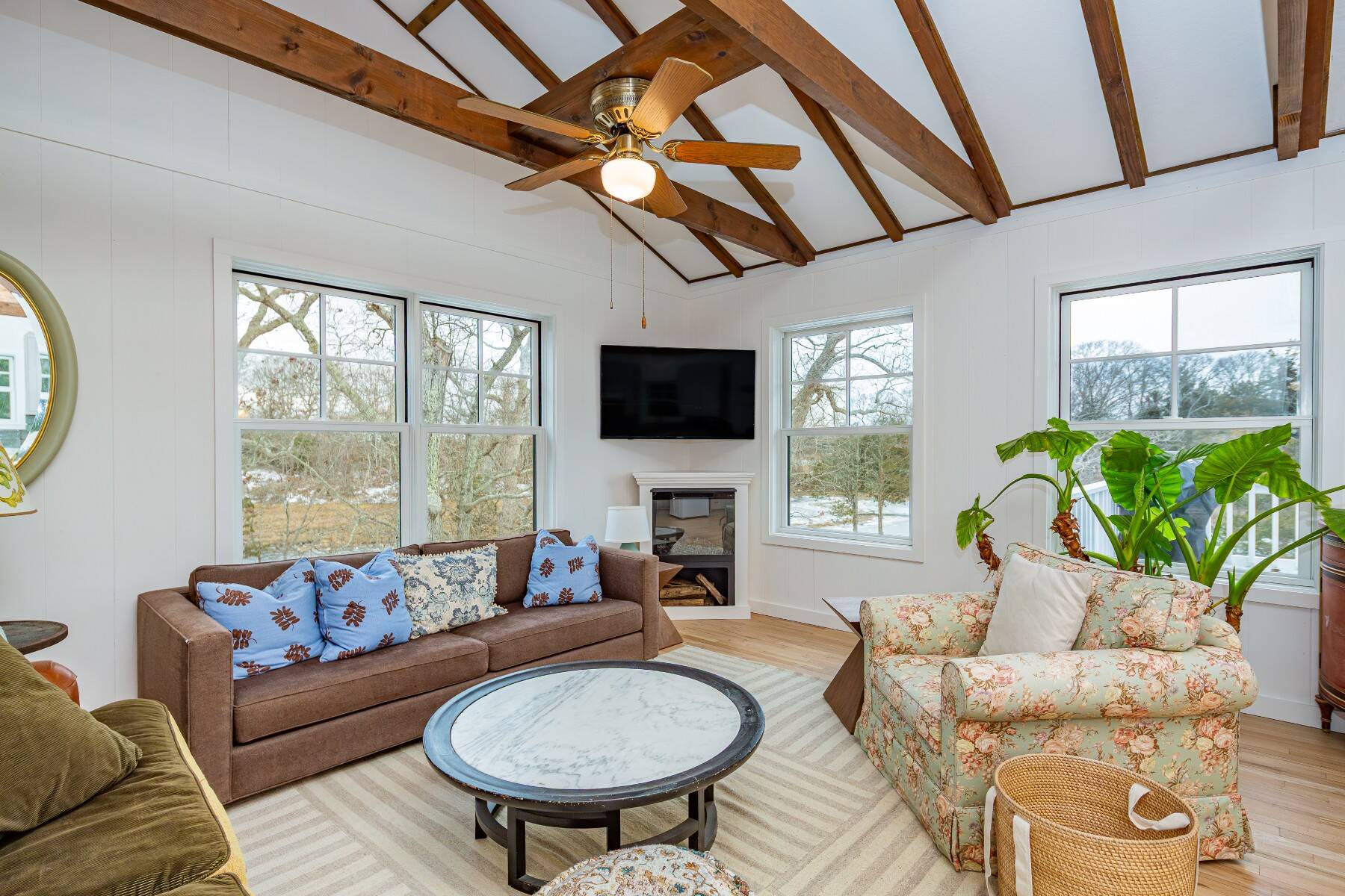  Southampton Cove Retreat - Renovated 3BR with Water Views - 物件實景