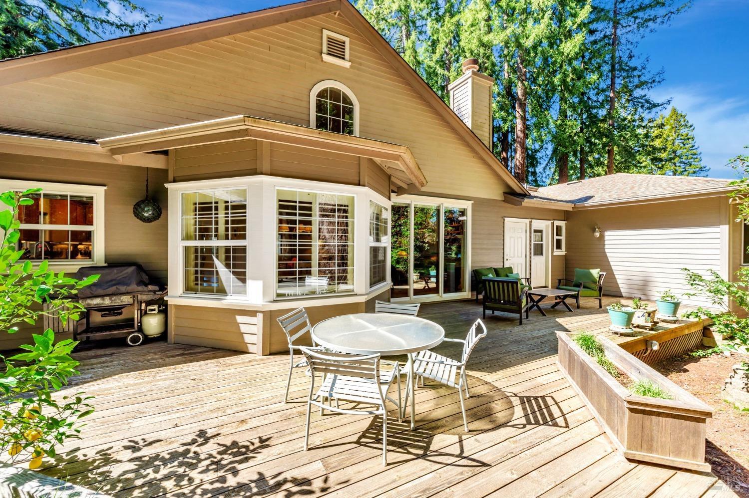 Sebastopol, California, 95472, United States, 4 Bedrooms Bedrooms, ,3 BathroomsBathrooms,Residential,For Sale,1989317