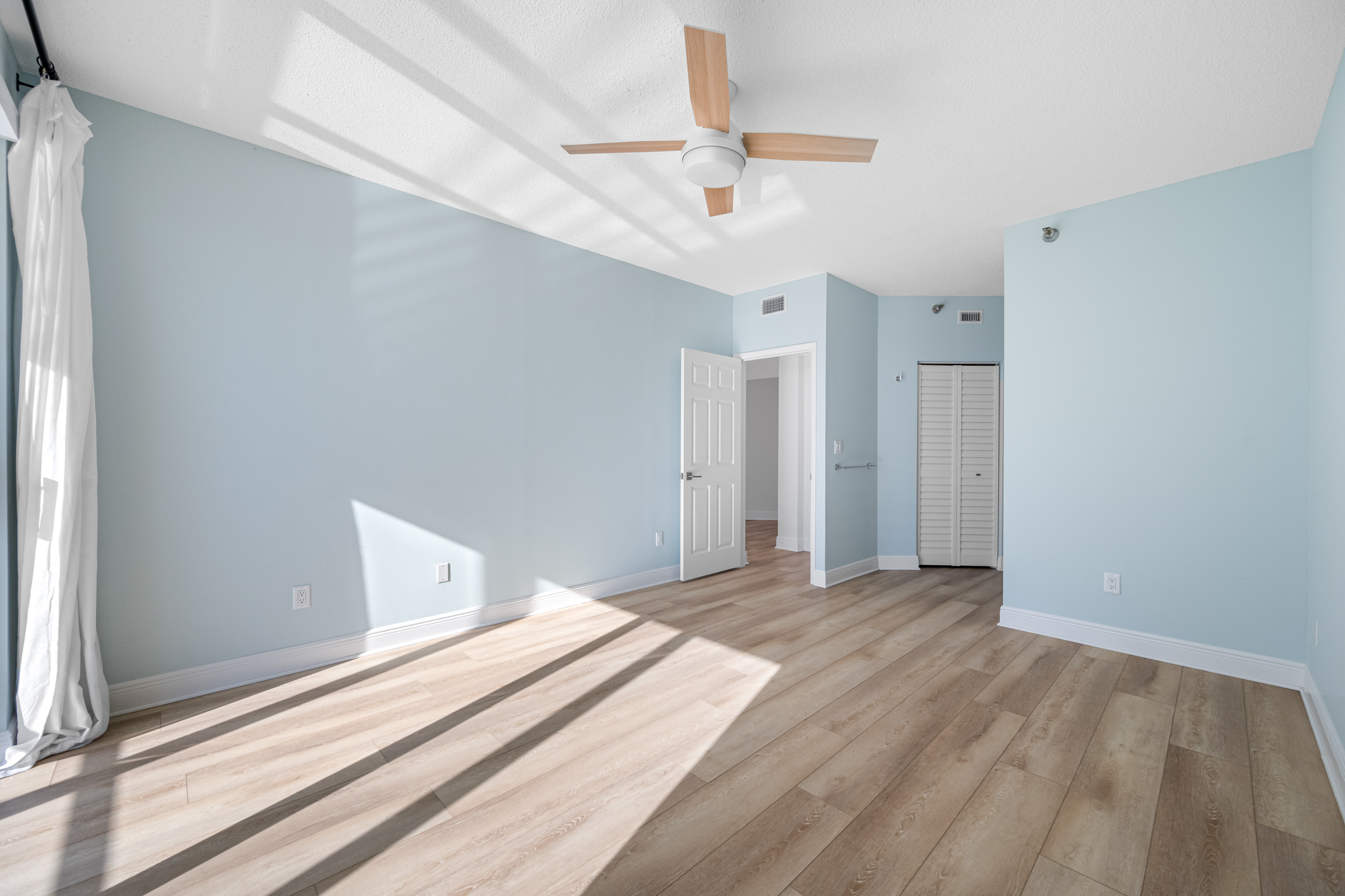 South Pasadena, Florida, 33707, United States, 2 Bedrooms Bedrooms, ,2 BathroomsBathrooms,Residential,For Sale,1987070