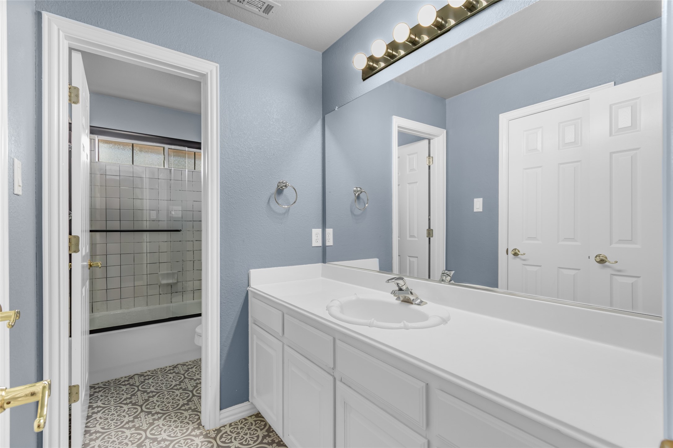 Plano, Texas, 75025, United States, 4 Bedrooms Bedrooms, ,4 BathroomsBathrooms,Residential,For Sale,1993481