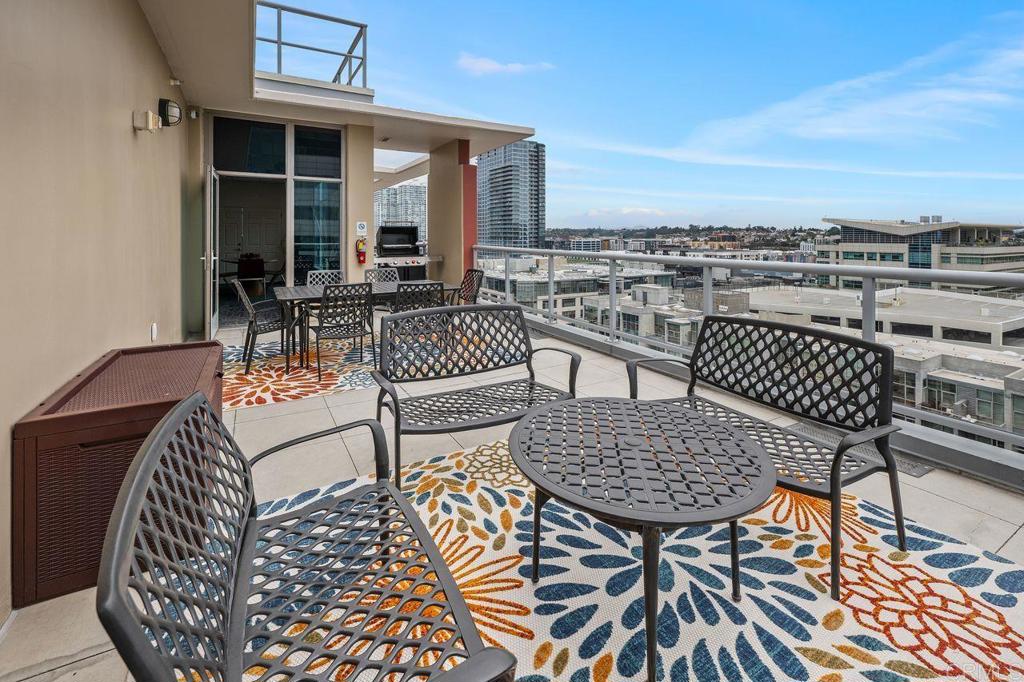 San Diego, California, 92101, United States, 1 Bedroom Bedrooms, ,1 BathroomBathrooms,Residential,For Sale,1898272
