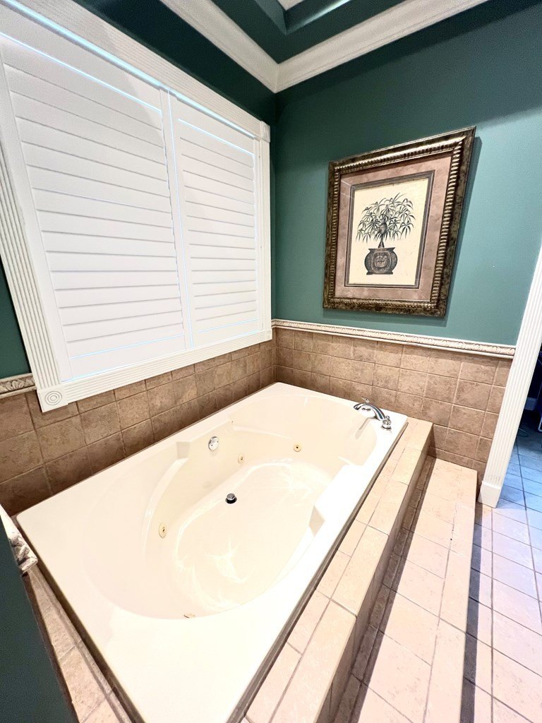 Prestonsburg, Kentucky, 41653, United States, 4 Bedrooms Bedrooms, ,4 BathroomsBathrooms,Residential,For Sale,1978376