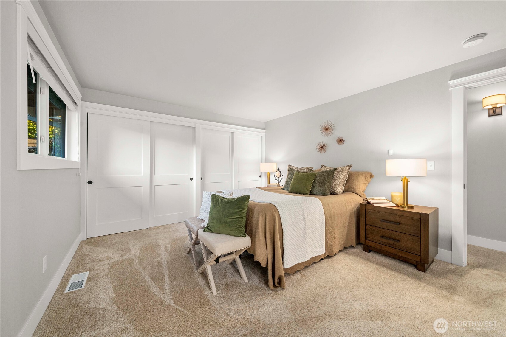 Federal Way, Washington, 98003, United States, 4 Bedrooms Bedrooms, ,2 BathroomsBathrooms,Residential,For Sale,1924740