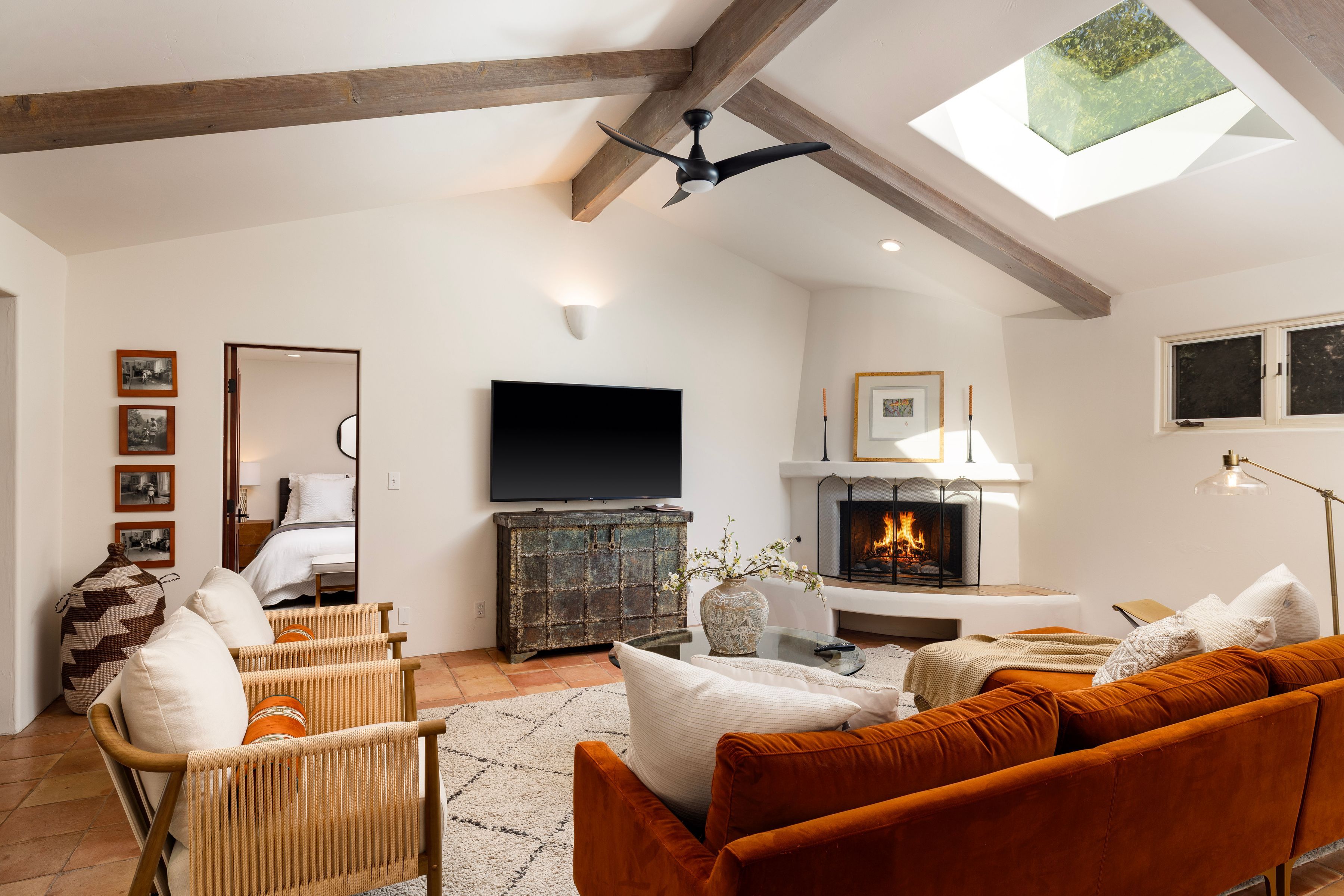  Renovated Spanish-Style Hacienda - 物件實景
