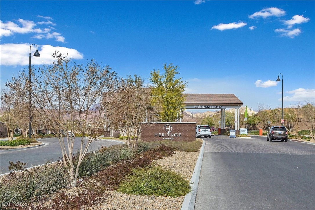 Henderson, Nevada, 89011, United States, 3 Bedrooms Bedrooms, ,2 BathroomsBathrooms,Residential,For Sale,1972737