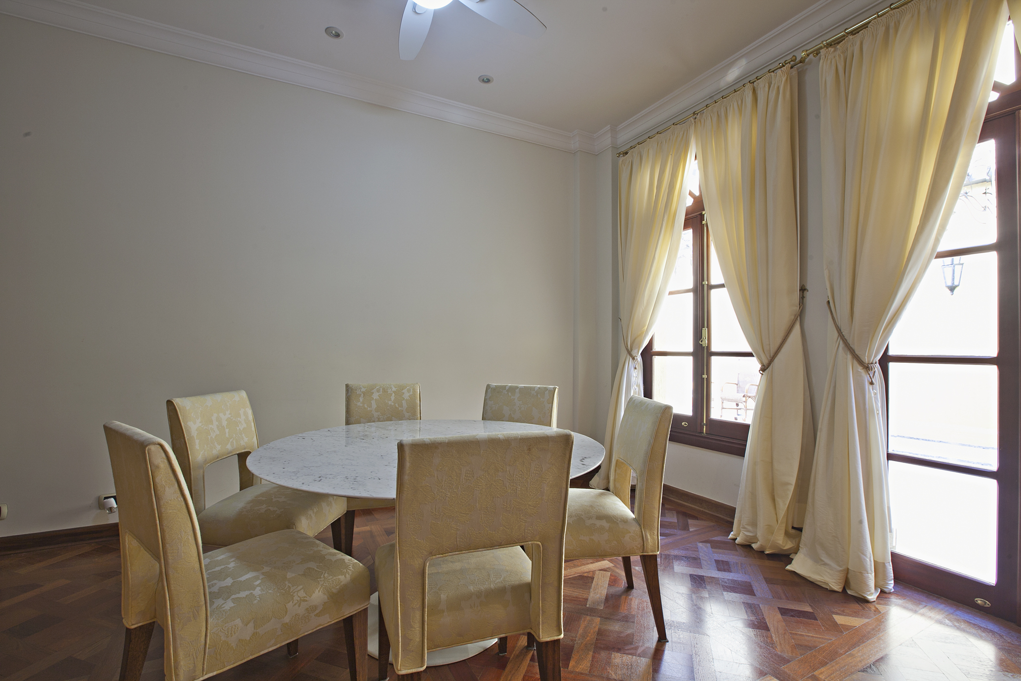  Spacious house with library - 物件實景