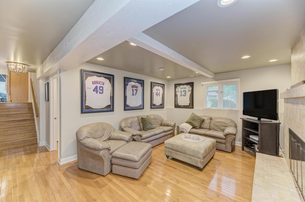 Wood Dale, Illinois, 60191, United States, 4 Bedrooms Bedrooms, ,3 BathroomsBathrooms,Residential,For Sale,1944958