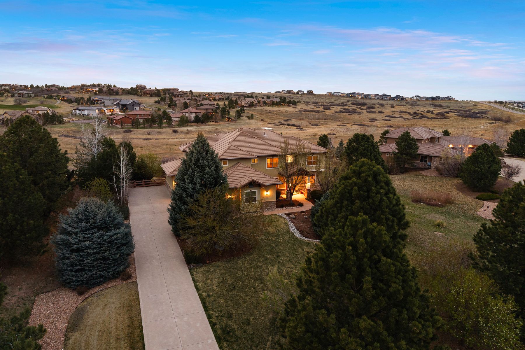  Ideal Blend of Space, Setting and Livability - 物件實景