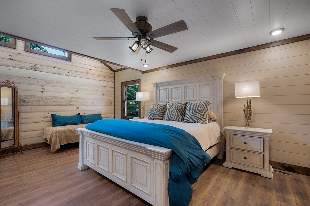 Blue Ridge, Georgia, 30513, United States, 4 Bedrooms Bedrooms, ,4 BathroomsBathrooms,Residential,For Sale,1804354