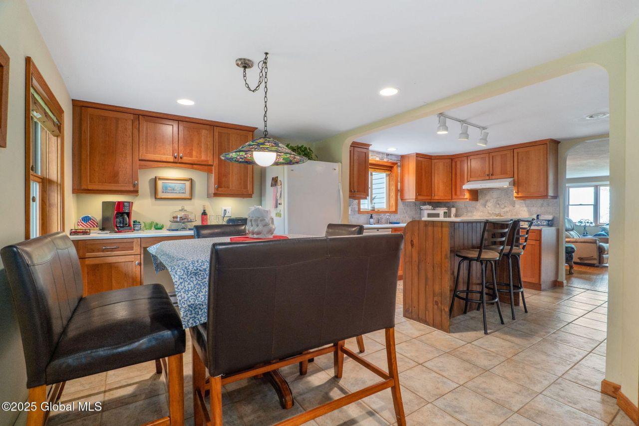 Gloversville, New York, 12078, United States, 2 Bedrooms Bedrooms, ,2 BathroomsBathrooms,Residential,For Sale,1828011