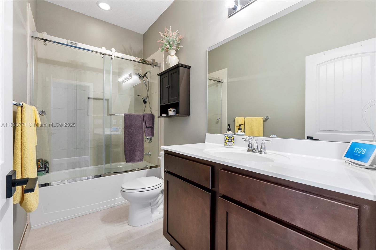 Oakland Park, Florida, 33334, United States, 3 Bedrooms Bedrooms, ,3 BathroomsBathrooms,Residential,For Sale,1911600