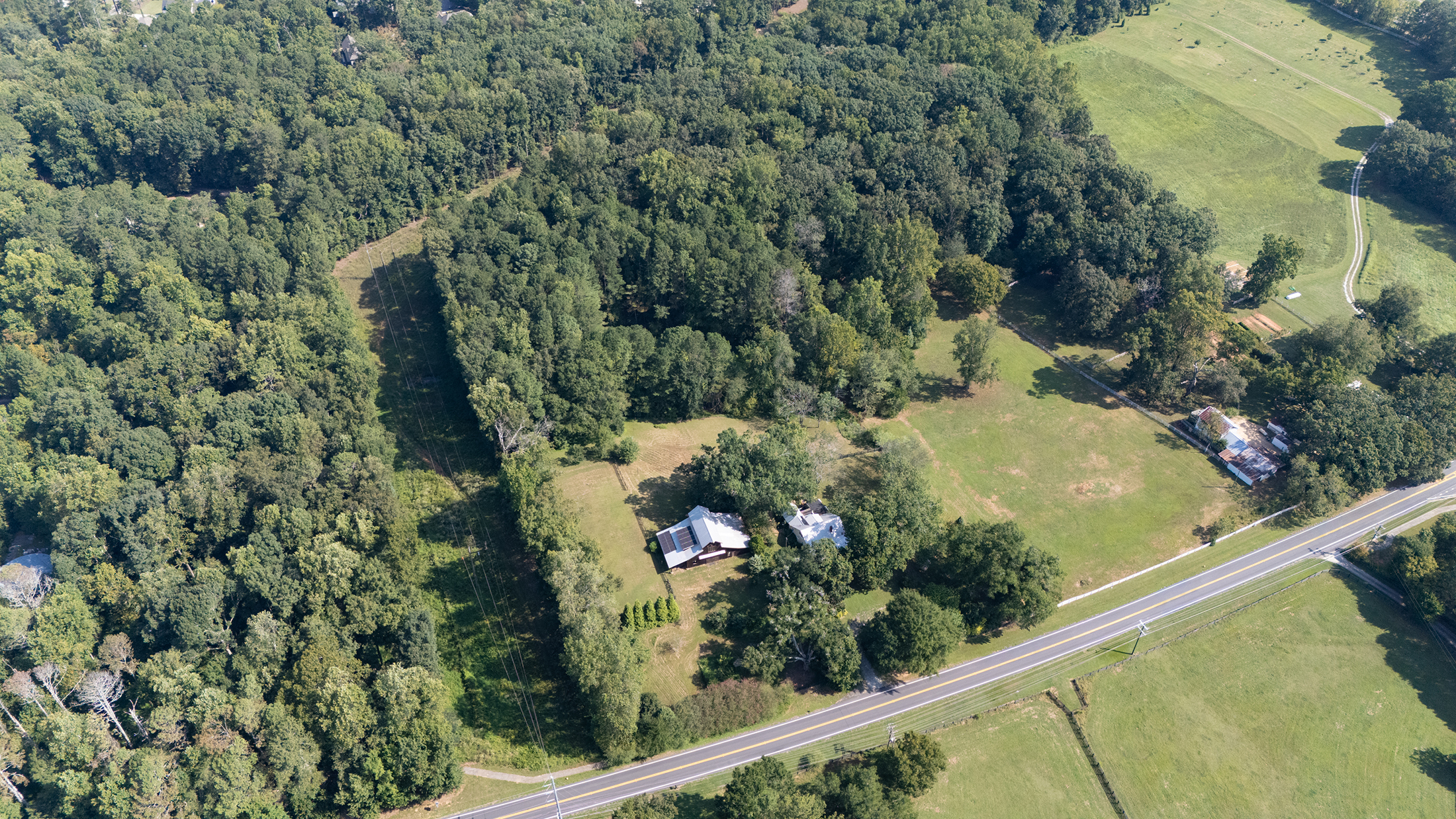 A Timeless Farmhouse Retreat on 7.3 Acres in Milton near Birmingham Crossroads - 物件實景
