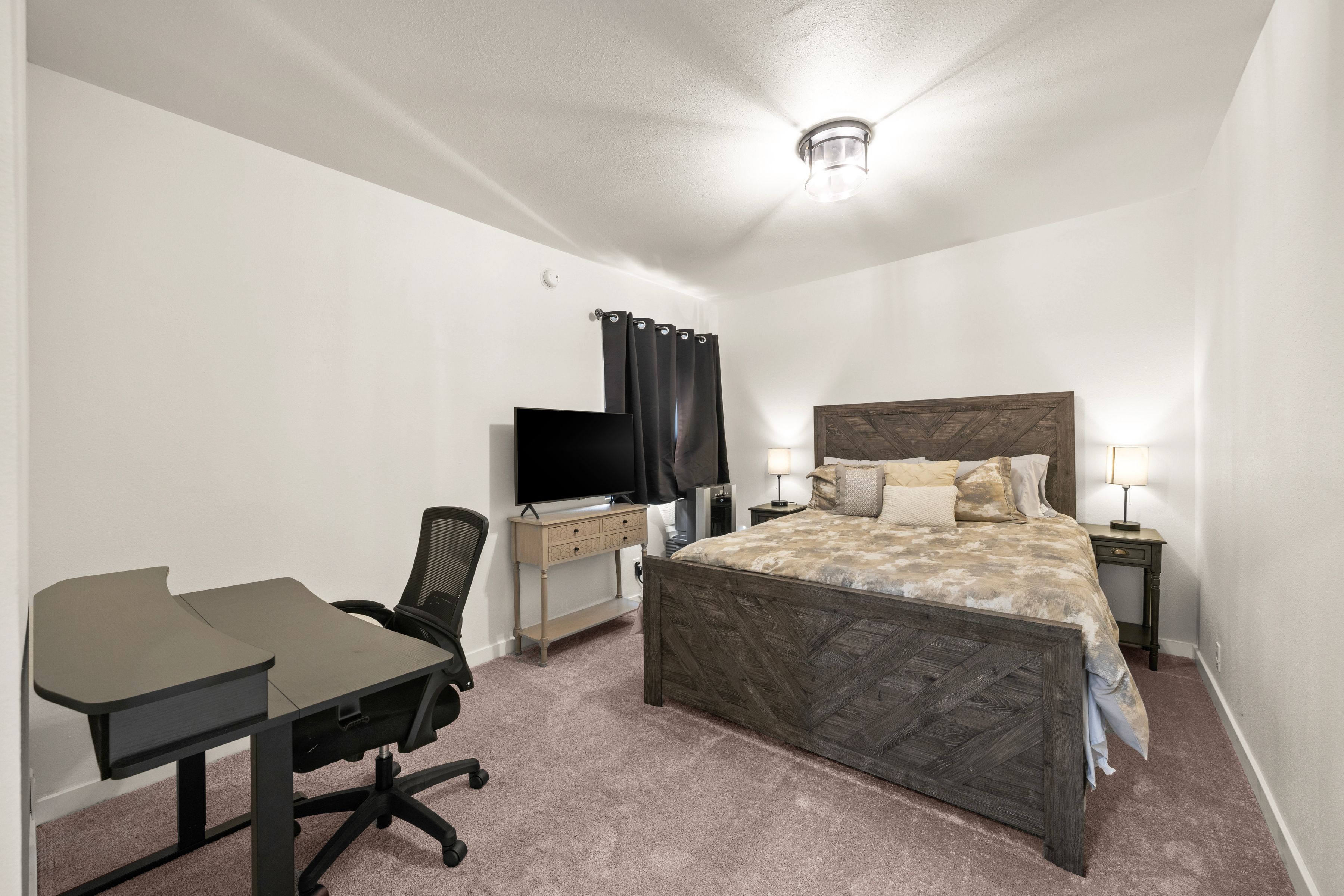  6540 Hayvenhurst Avenue #3 - 物件實景