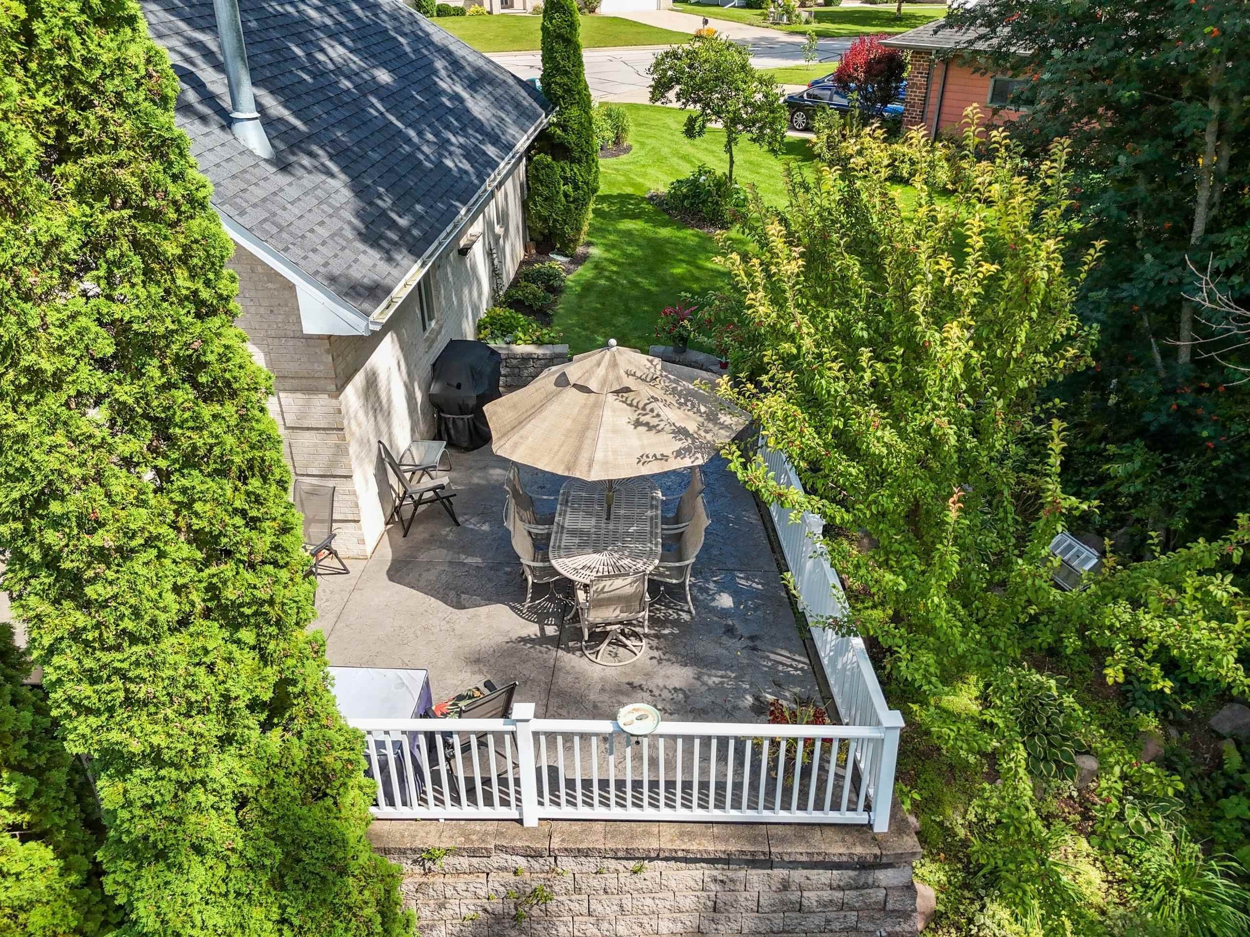 GREEN BAY, Wisconsin, 54302-5254, United States, 5 Bedrooms Bedrooms, ,4 BathroomsBathrooms,Residential,For Sale,1975812