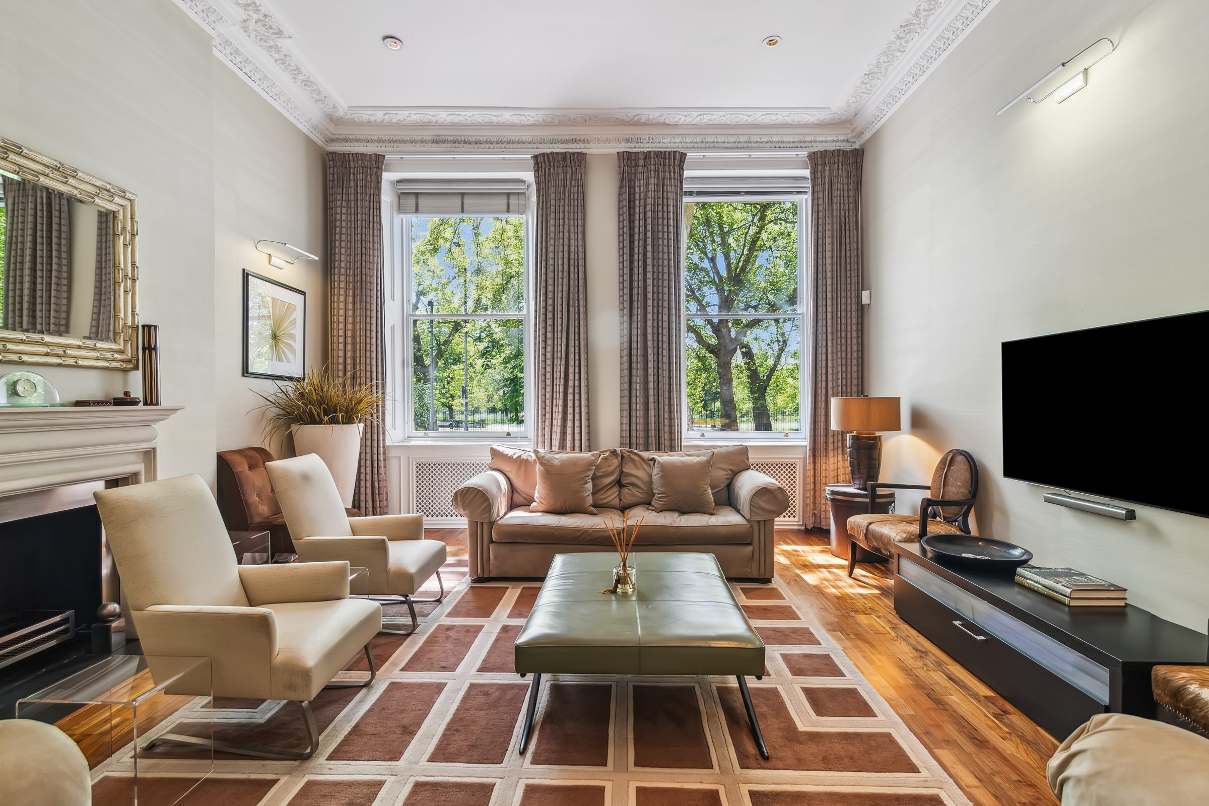 An Exquisite Parkside Residence in Connaught Village 