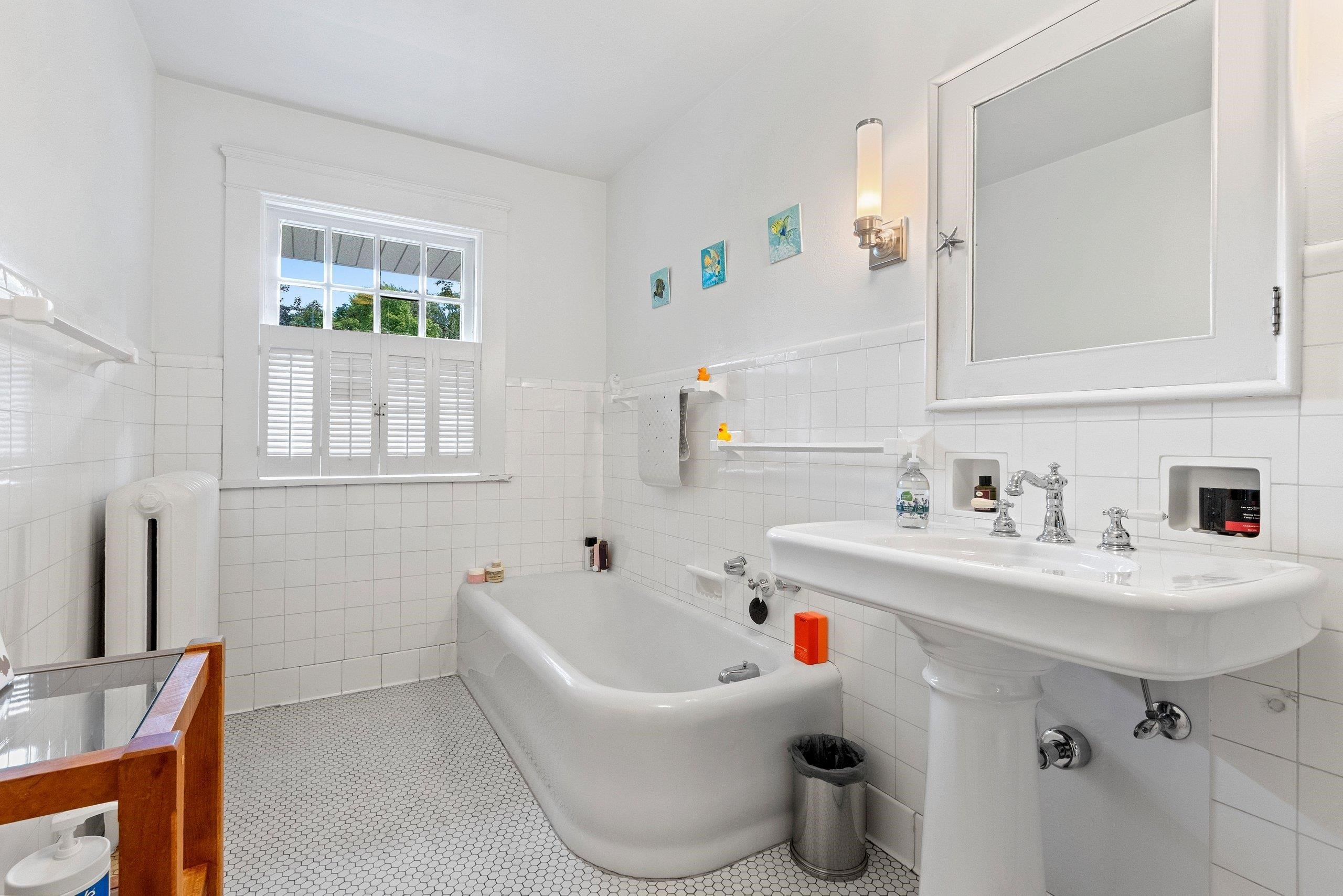 GREEN BAY, Wisconsin, 54301-3217, United States, 4 Bedrooms Bedrooms, ,3 BathroomsBathrooms,Residential,For Sale,1984503