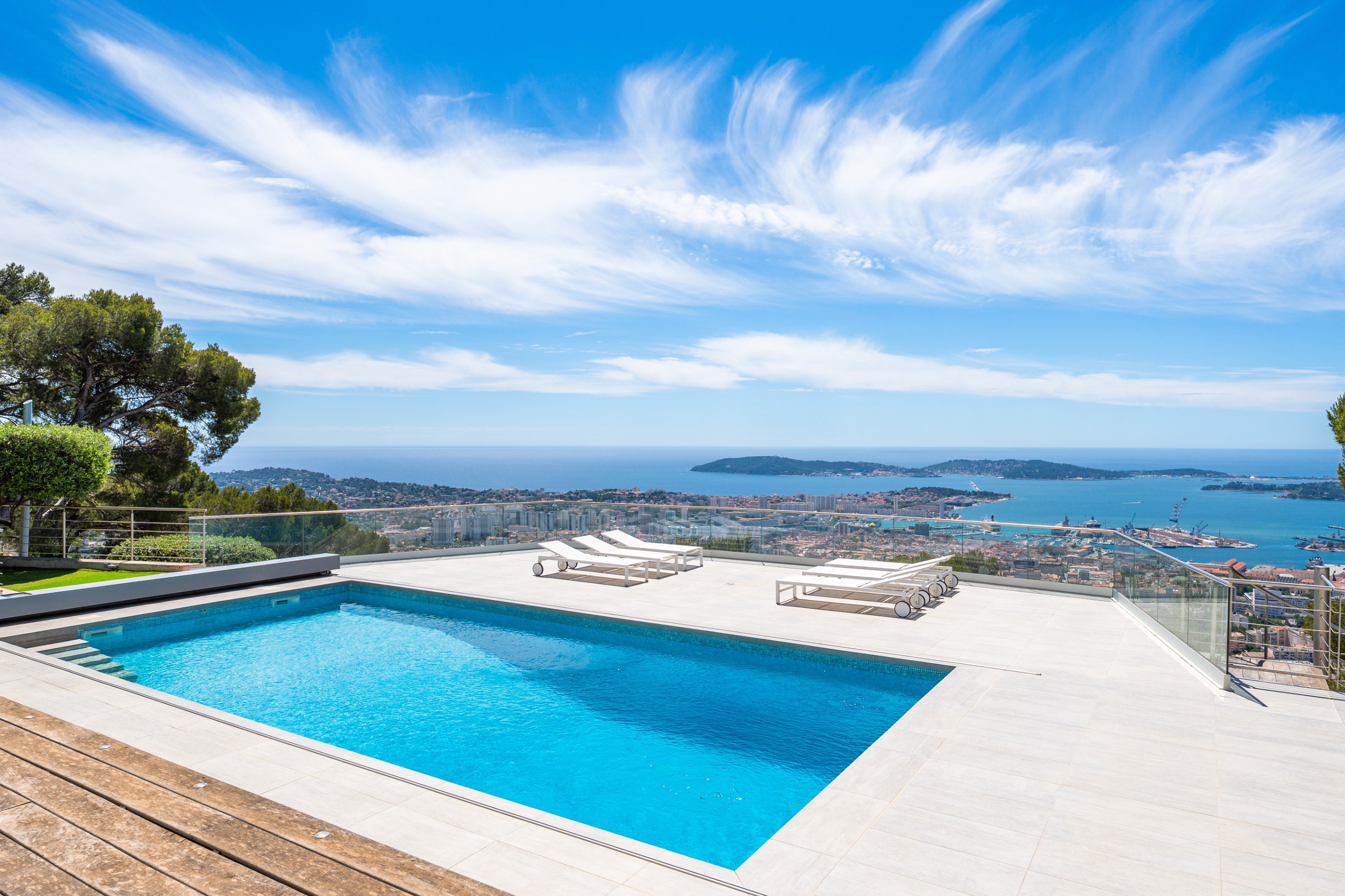  Toulon, Le Faron – Elevated Property with Panoramic Sea Views - 物件實景