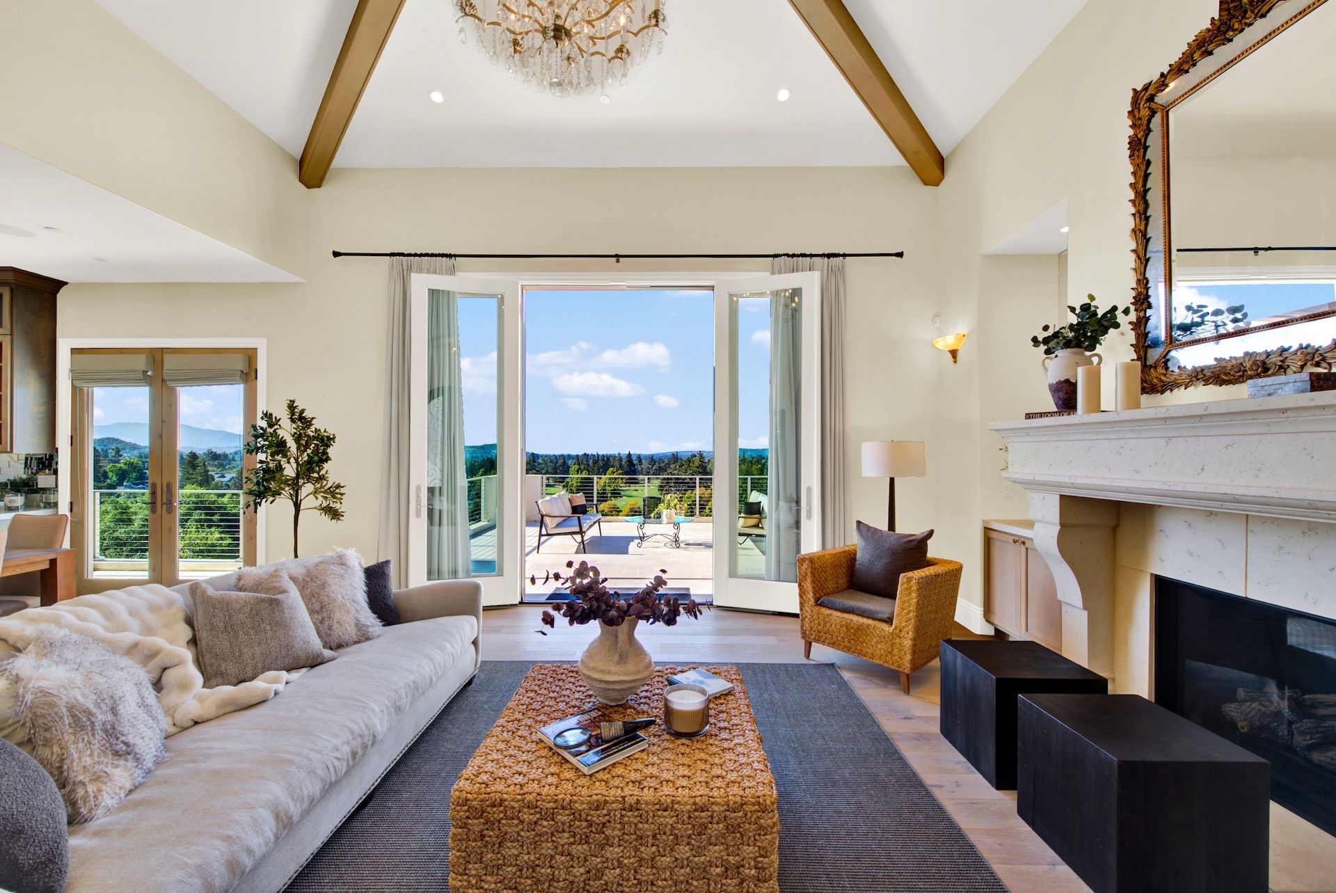  Mediterranean-Inspired Silverado Crest Home - 物件實景