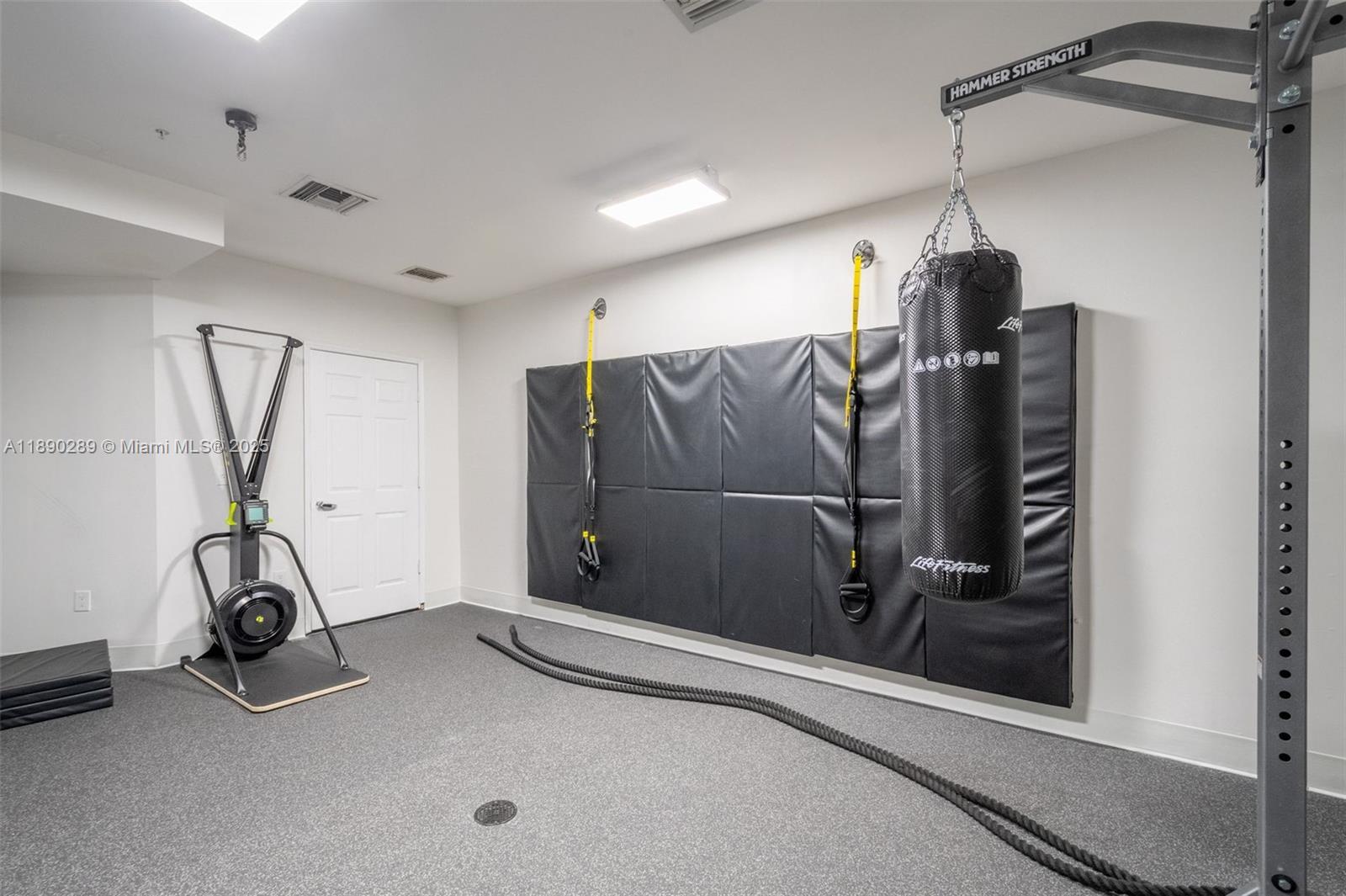 Aventura, Florida, 33180, United States, 3 Bedrooms Bedrooms, ,3 BathroomsBathrooms,Residential,For Sale,1961419