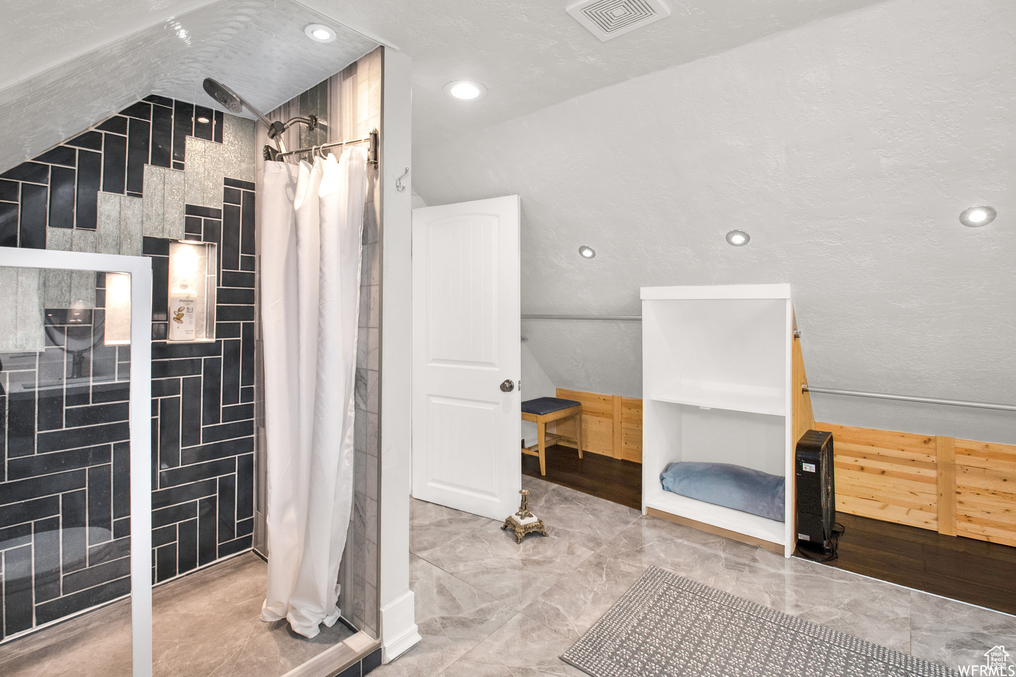 Salt Lake City, Utah, 84111, United States, 3 Bedrooms Bedrooms, ,Residential,For Sale,1947595