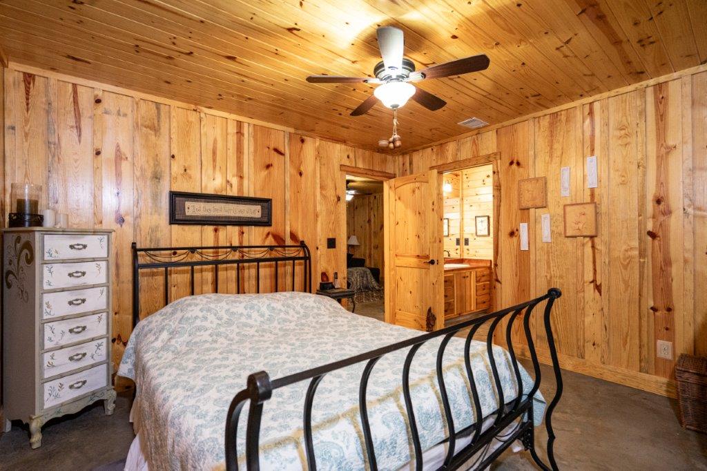 LaGrange, Georgia, 30240, United States, 2 Bedrooms Bedrooms, ,2 BathroomsBathrooms,Residential,For Sale,1865221