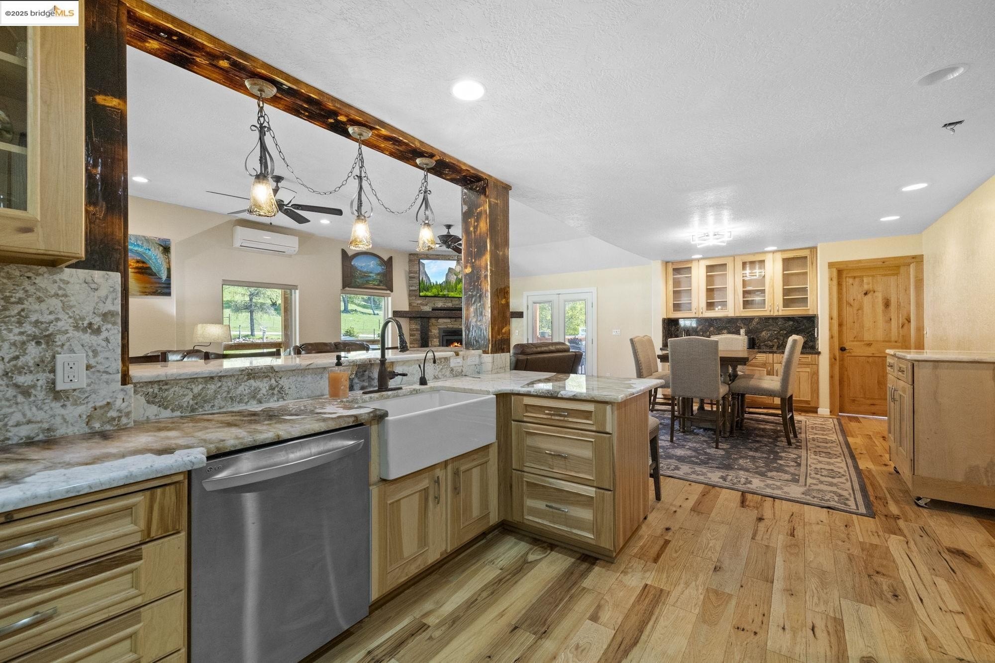 Sonora, California, 95370, United States, 4 Bedrooms Bedrooms, ,2 BathroomsBathrooms,Residential,For Sale,1980080