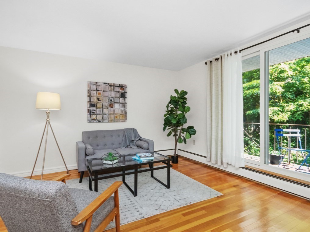 Brookline, Massachusetts, 02445, United States, 1 Bedroom Bedrooms, ,1 BathroomBathrooms,Residential,For Sale,1934572