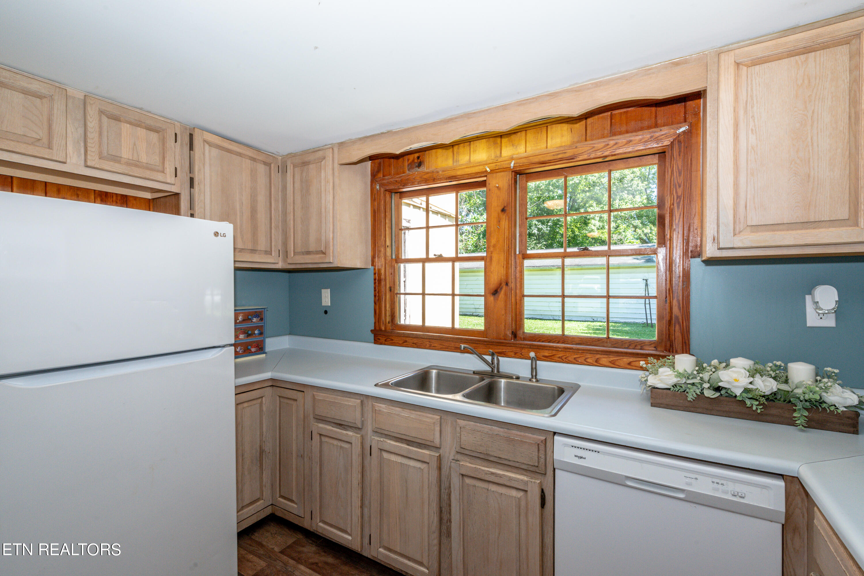 Townsend, Tennessee, 37882, United States, 3 Bedrooms Bedrooms, ,2 BathroomsBathrooms,Residential,For Sale,1984041