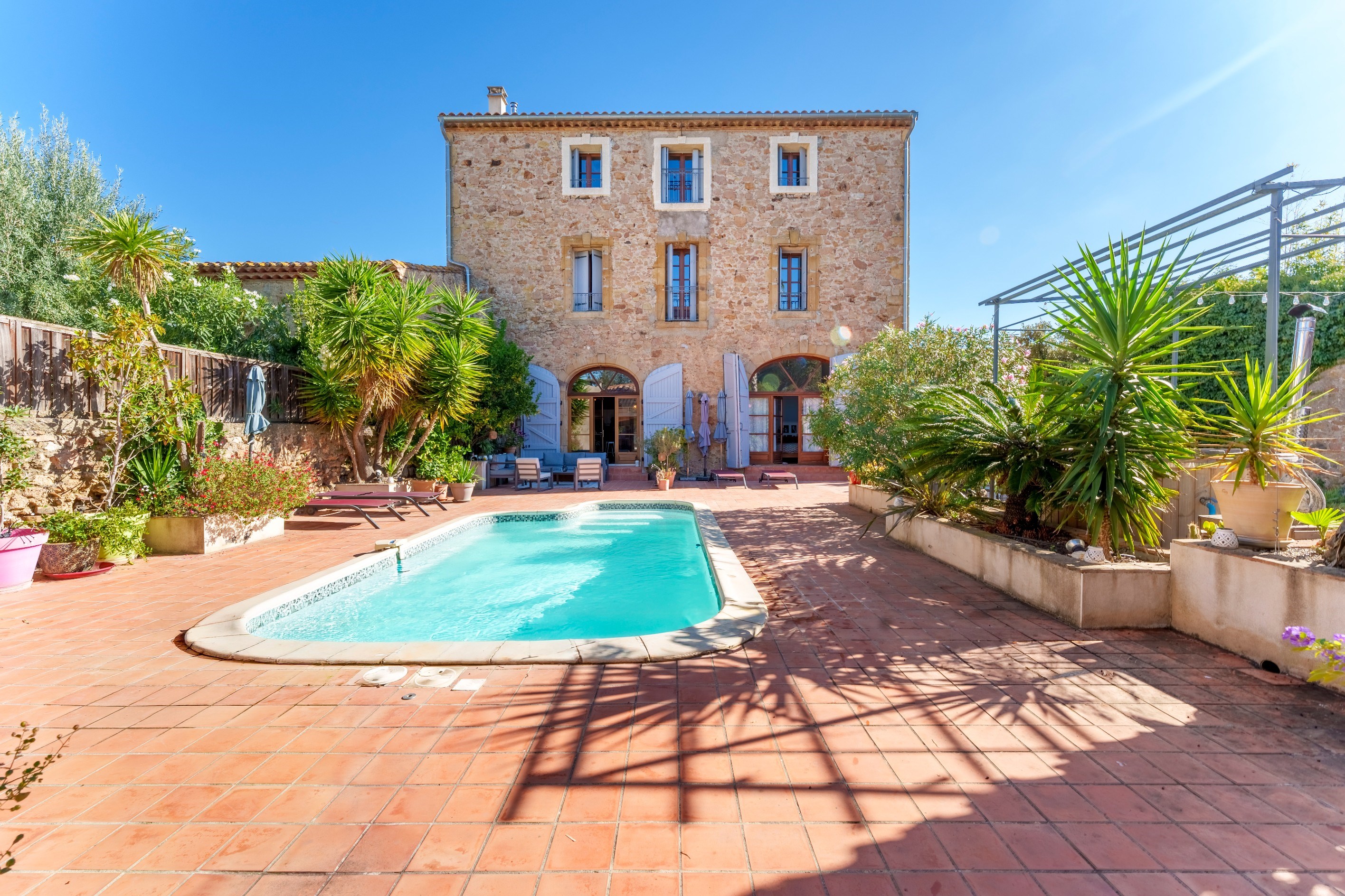  Elegant Village Residence & Established Hospitality Business Near Pézenas - 物件實景