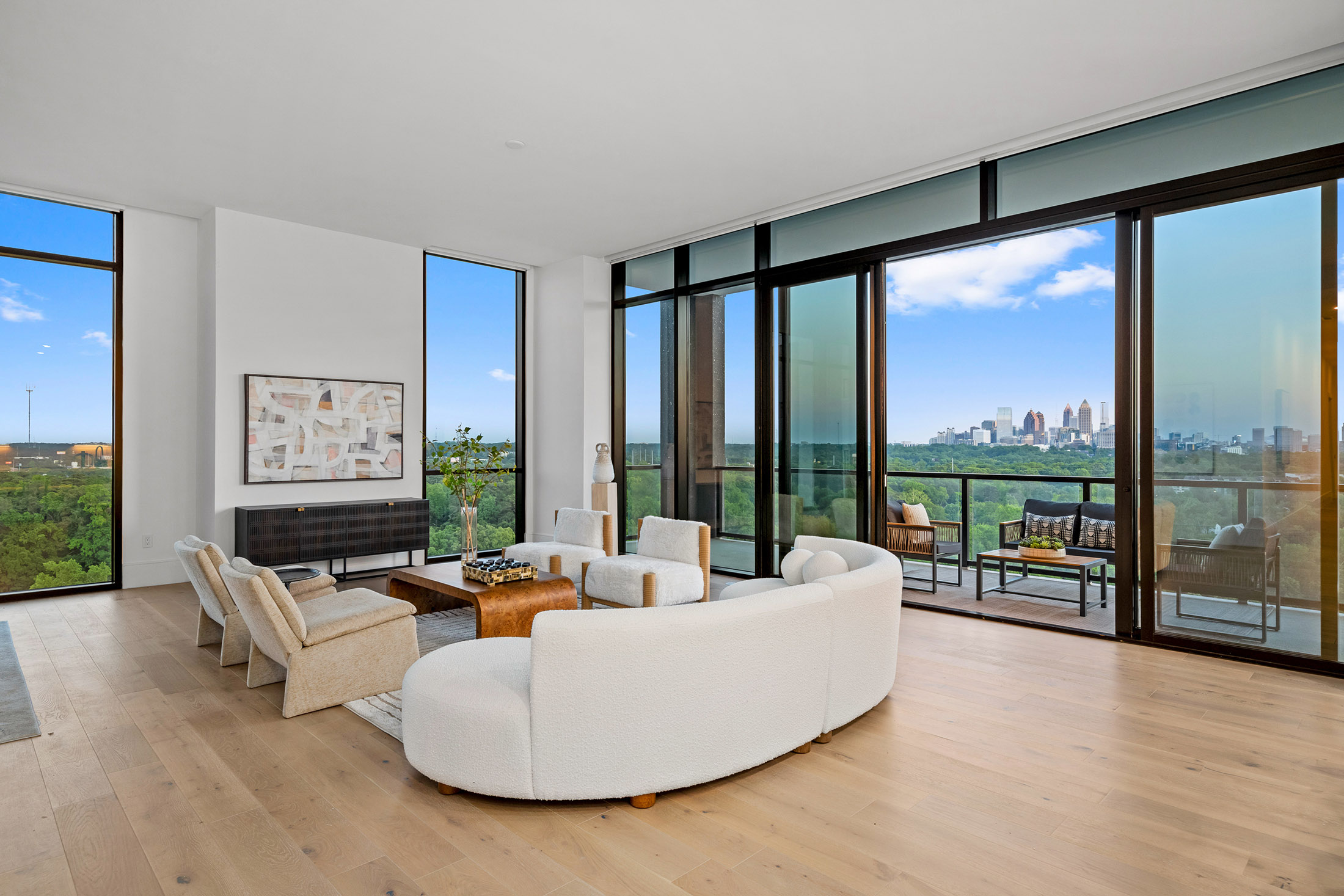  Stunning 17th Floor Corner Unit with Architectural Upgrades - 物件實景