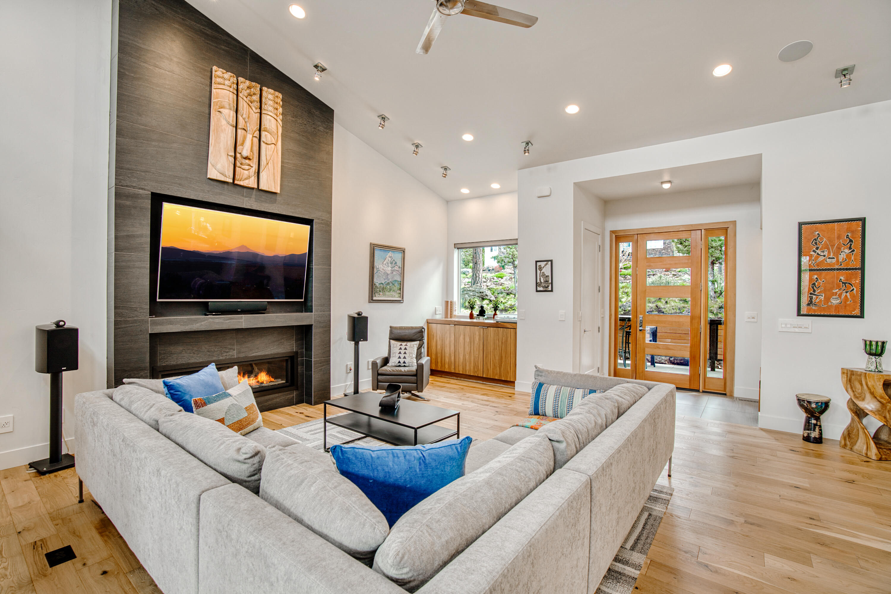 Bend, Oregon, 97703, United States, 3 Bedrooms Bedrooms, ,3 BathroomsBathrooms,Residential,For Sale,1826383