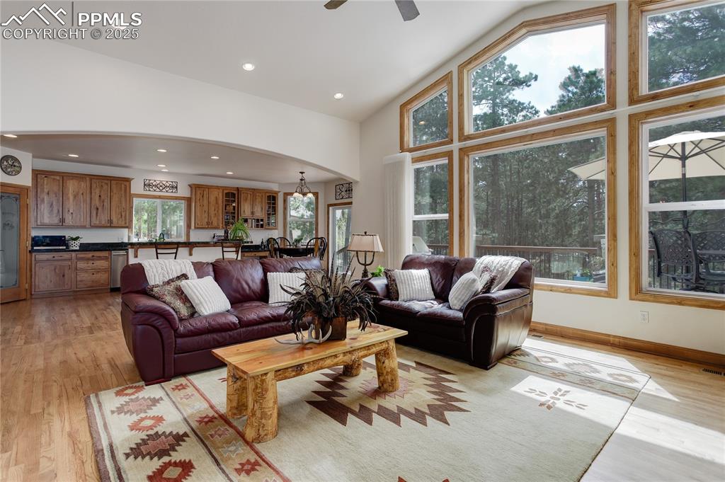 Colorado Springs, Colorado, 80908, United States, 4 Bedrooms Bedrooms, ,4 BathroomsBathrooms,Residential,For Sale,1839239