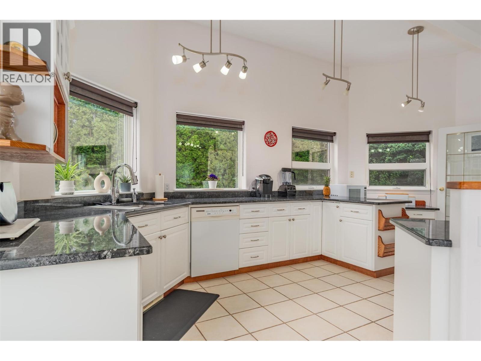 CASTLEGAR, British Columbia, V1N 2S5, CA, 5 Bedrooms Bedrooms, ,3 BathroomsBathrooms,Residential,For Sale,1918306