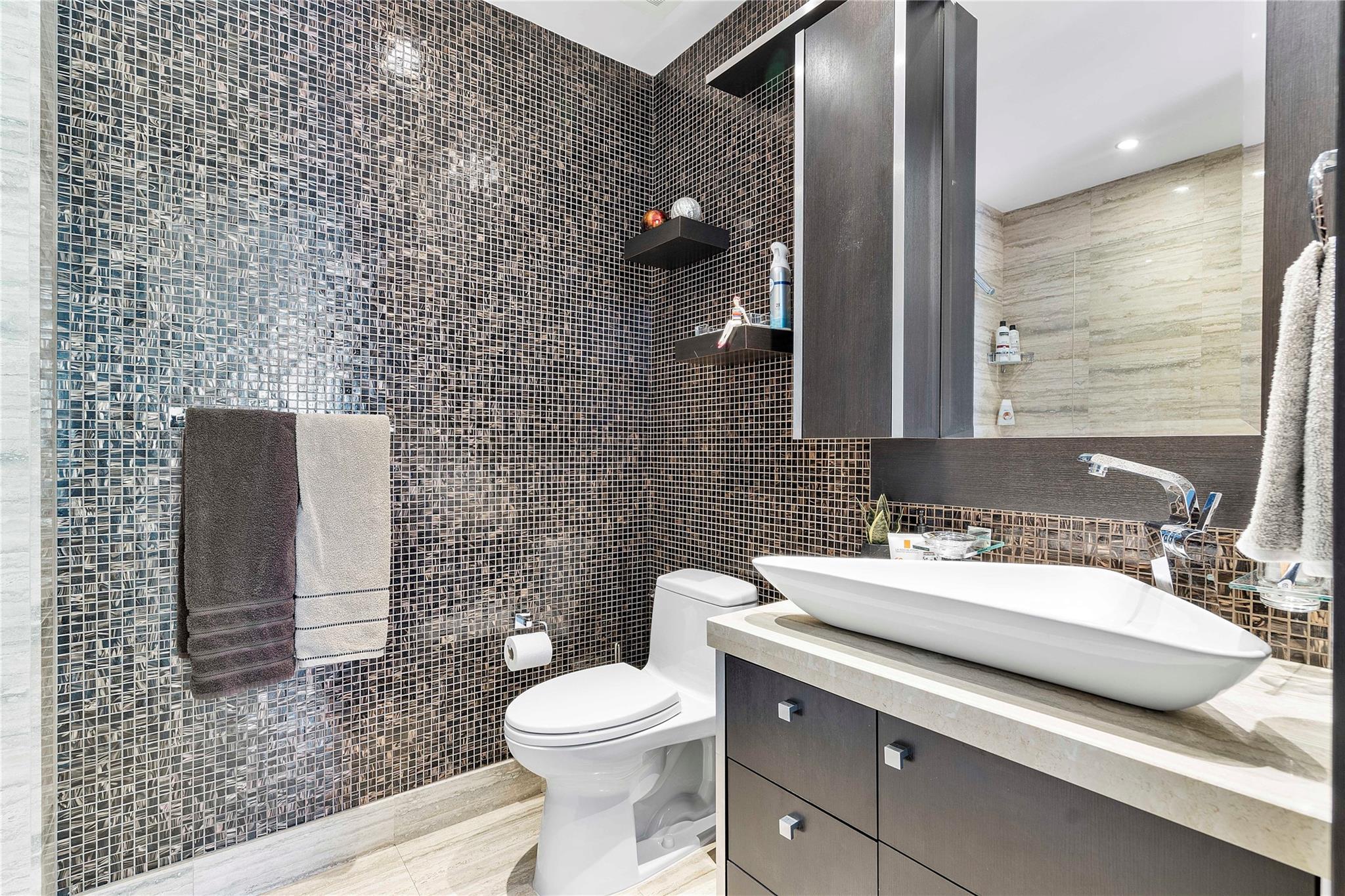 Sunny Isles Beach, Florida, 33160, United States, 3 Bedrooms Bedrooms, ,4 BathroomsBathrooms,Residential,For Sale,1824063