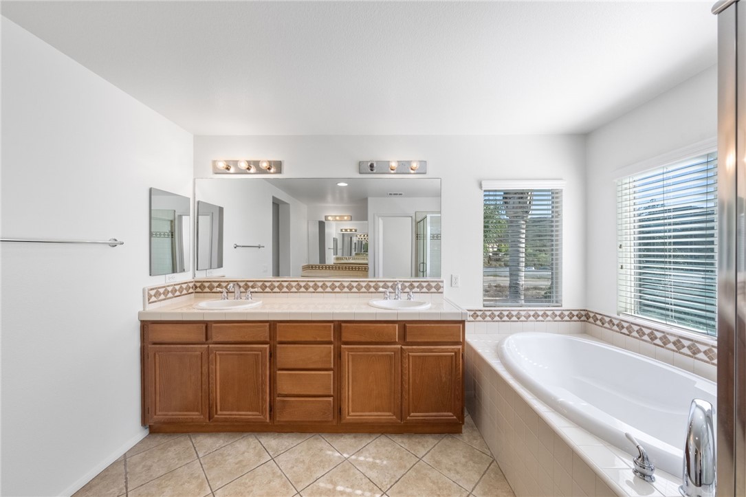 Murrieta, California, 92562, United States, 5 Bedrooms Bedrooms, ,3 BathroomsBathrooms,Residential,For Sale,1983032