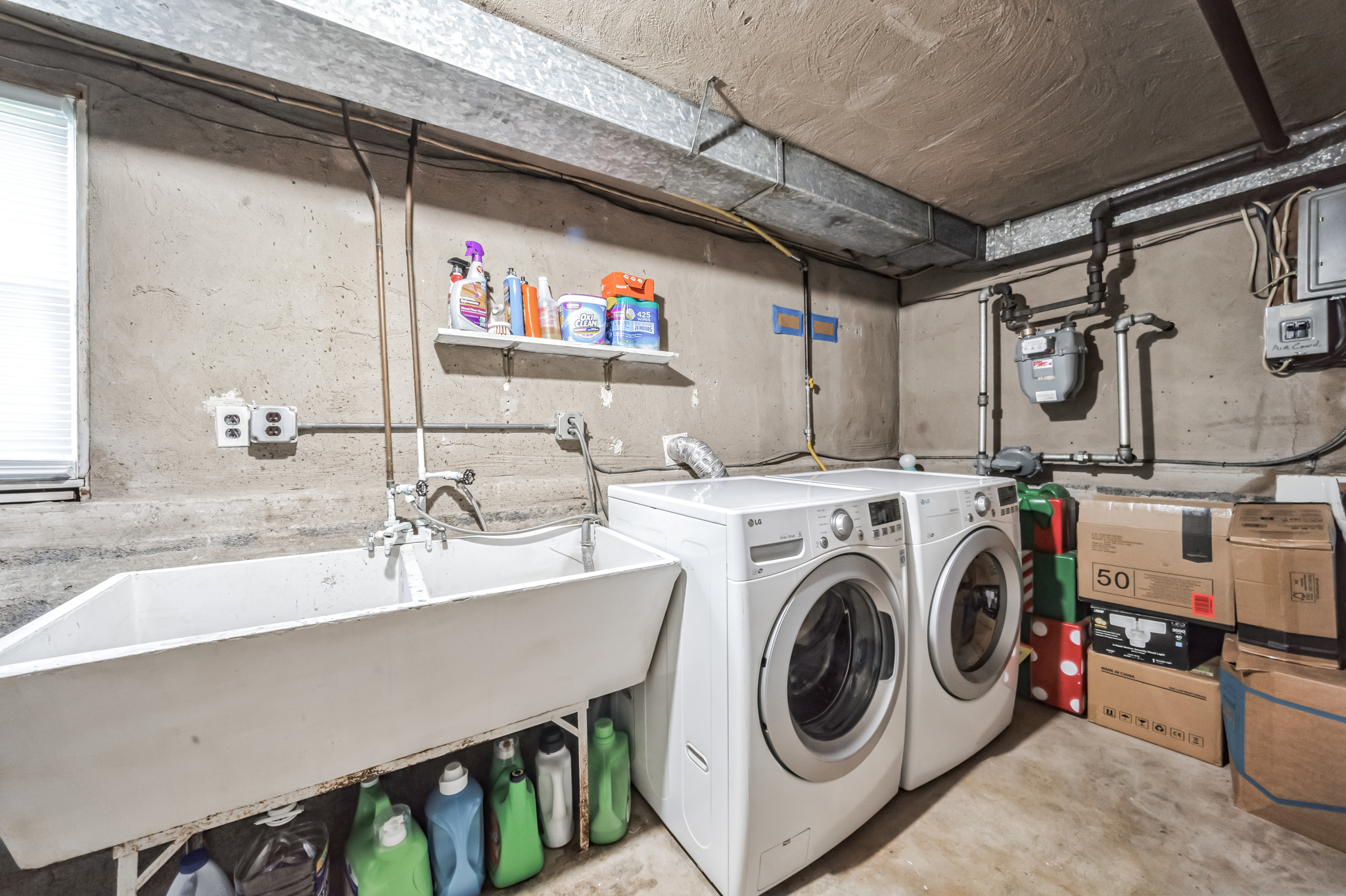 Elmwood Park, New Jersey, 07407, United States, 3 Bedrooms Bedrooms, ,2 BathroomsBathrooms,Residential,For Sale,1982757