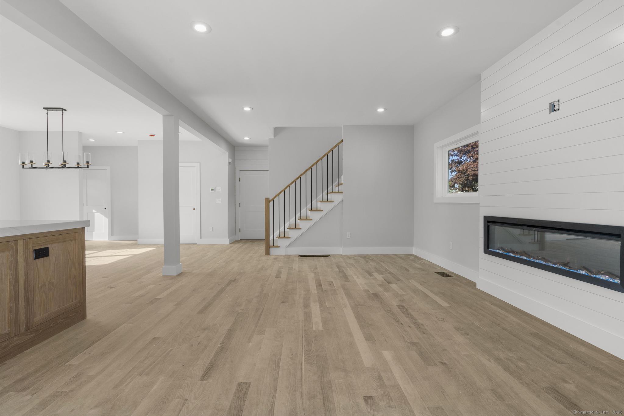 Milford, Connecticut, 06460, United States, 4 Bedrooms Bedrooms, ,4 BathroomsBathrooms,Residential,For Sale,1987652