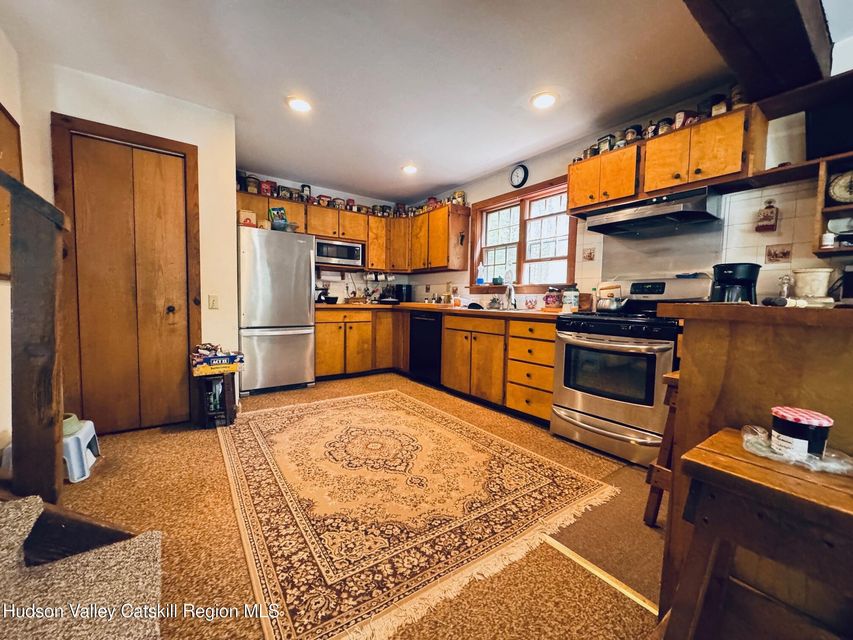 Saugerties, New York, 12477, United States, 5 Bedrooms Bedrooms, ,3 BathroomsBathrooms,Residential,For Sale,1984014