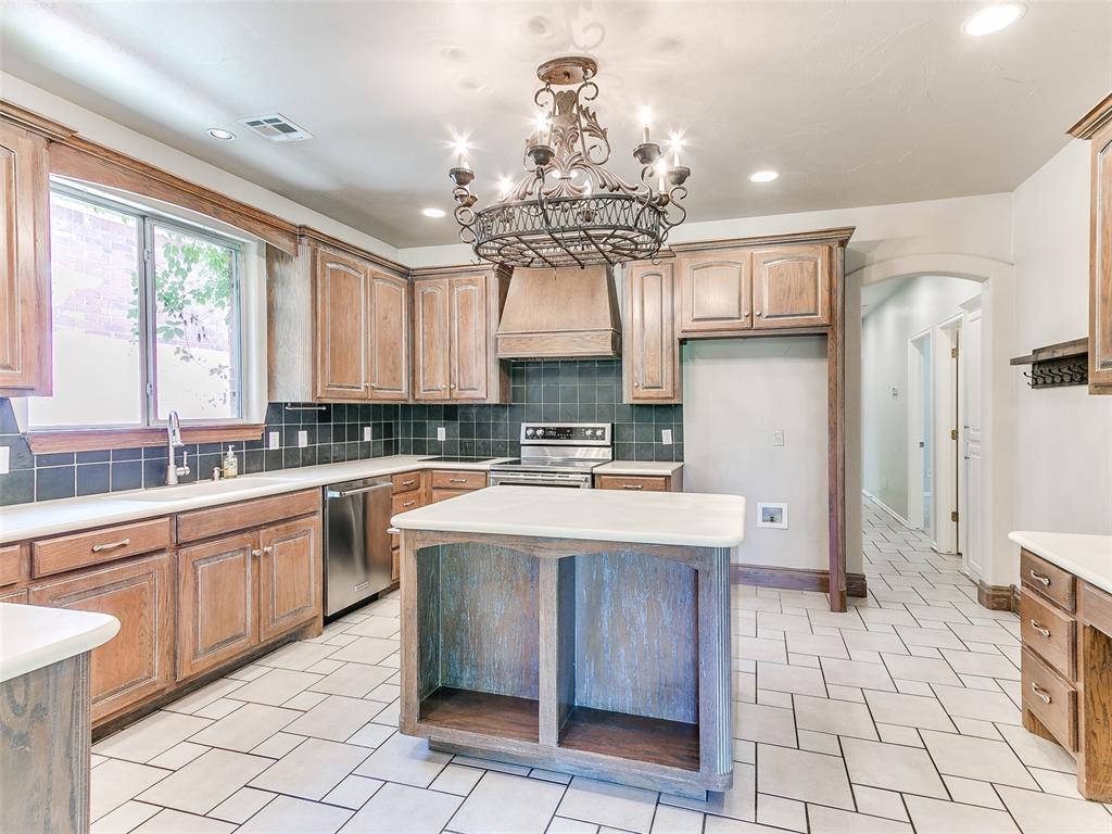 Choctaw, Oklahoma, 73020, United States, 4 Bedrooms Bedrooms, ,5 BathroomsBathrooms,Residential,For Sale,1978784