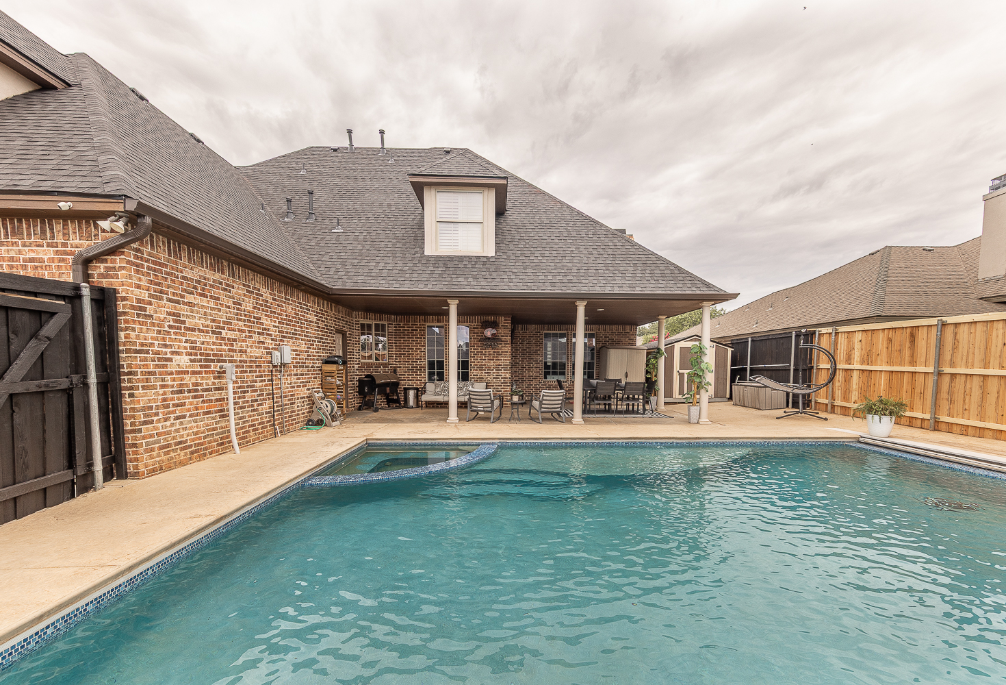 Lubbock, Texas, 79423, United States, 4 Bedrooms Bedrooms, ,4 BathroomsBathrooms,Residential,For Sale,1906085