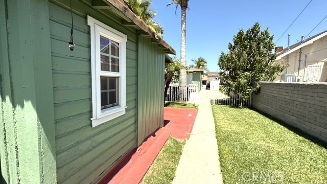 Huntington Park, California, 90255, United States, 4 Bedrooms Bedrooms, ,Residential,For Sale,1836286