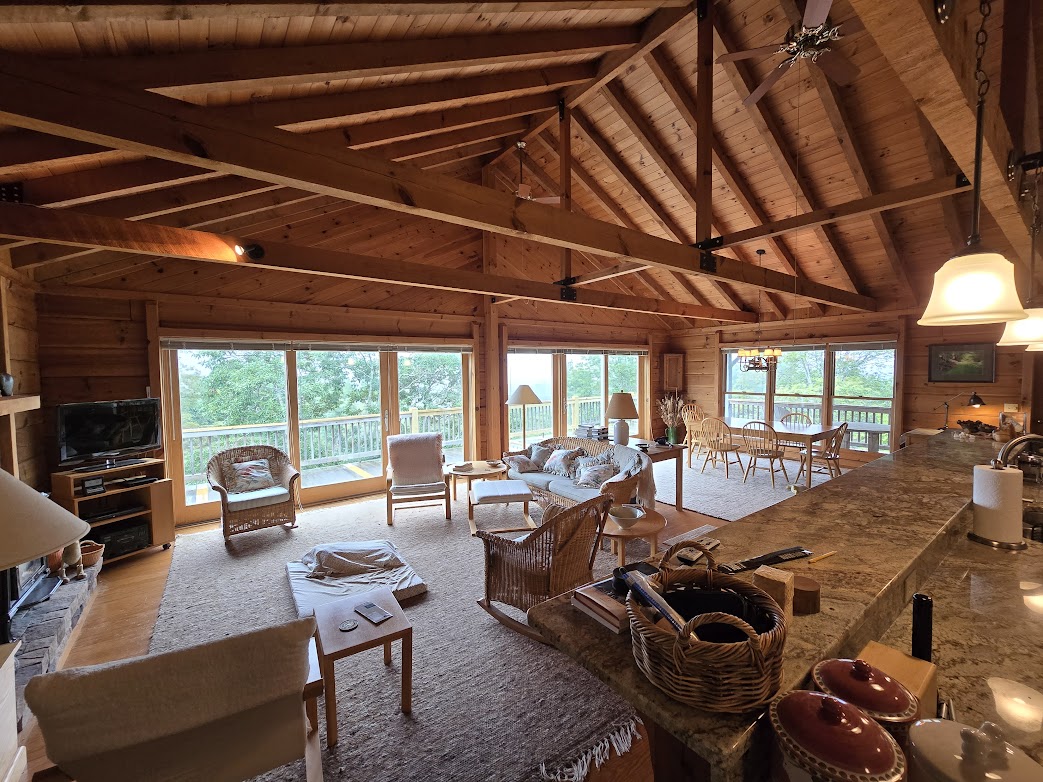 Warrensville, North Carolina, 28693, United States, 2 Bedrooms Bedrooms, ,2 BathroomsBathrooms,Residential,For Sale,1982340